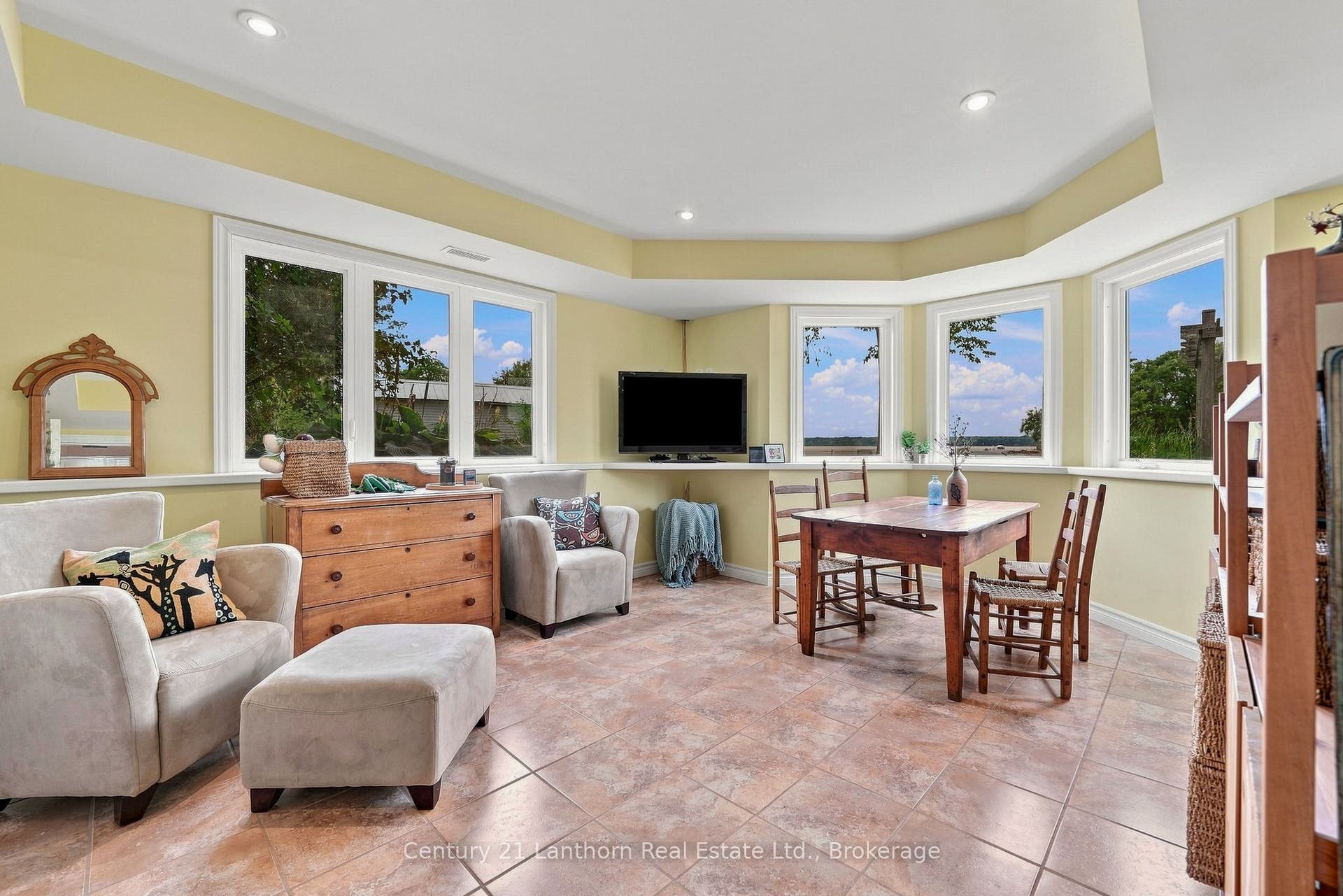 2318 Hutcheson (HWY 15) Drive, Kingston, Frontenac ON K7L 4V3