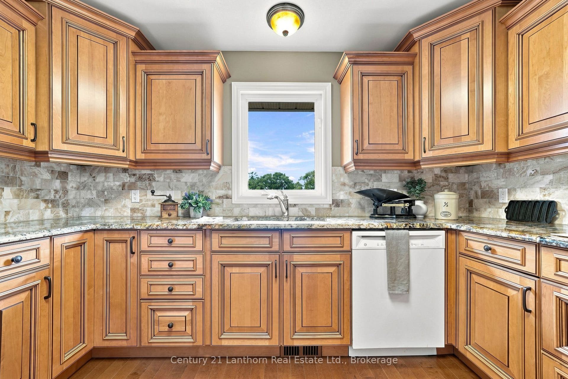 2318 Hutcheson (HWY 15) Drive, Kingston, Frontenac ON K7L 4V3