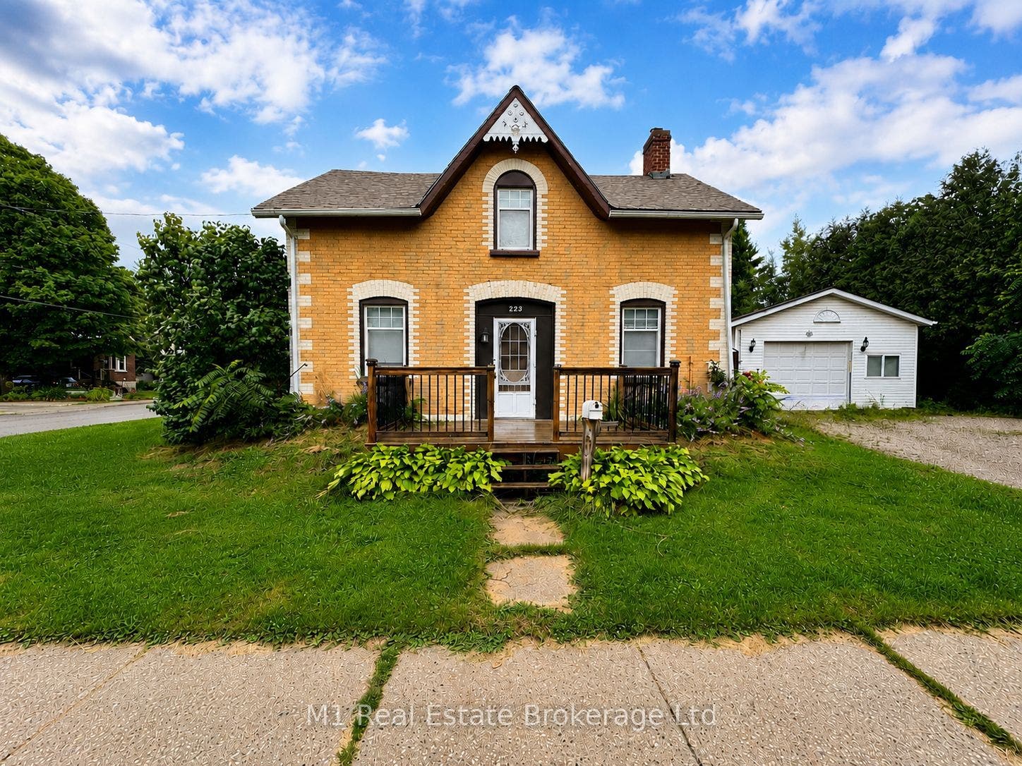 223 ST. GEORGE Street E, Centre Wellington, Wellington ON N1M 1K5 AI-enhanced