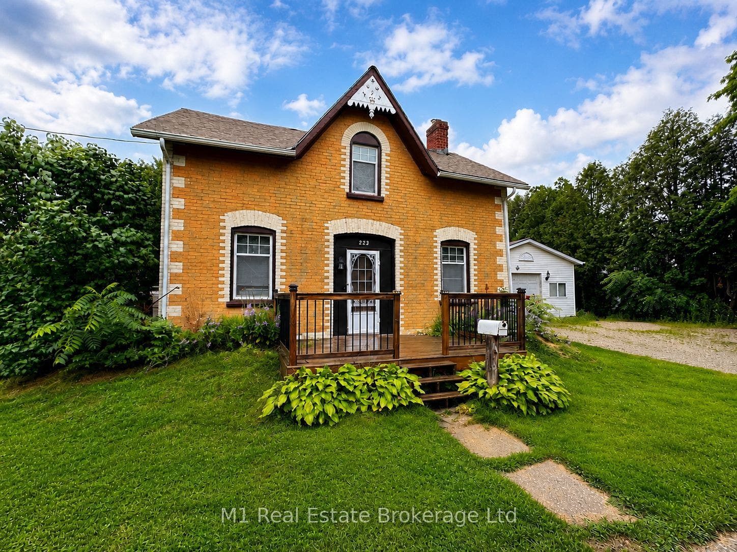 223 ST. GEORGE Street E, Centre Wellington, Wellington ON N1M 1K5 AI-enhanced