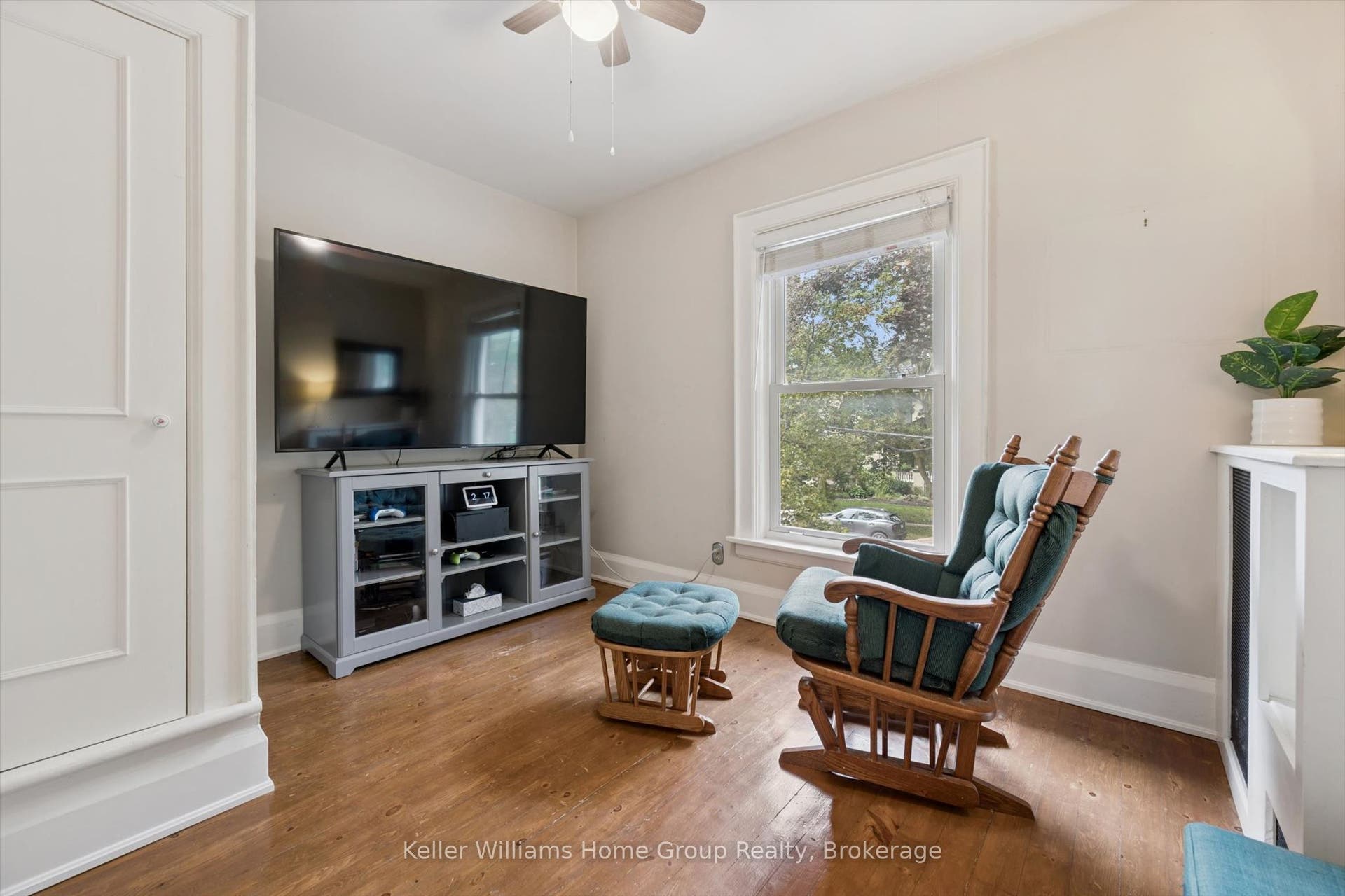 28 Oxford Street, Guelph, Wellington ON N1H 2M3 28 Oxford Street, Guelph, Wellington ON N1H 2M3