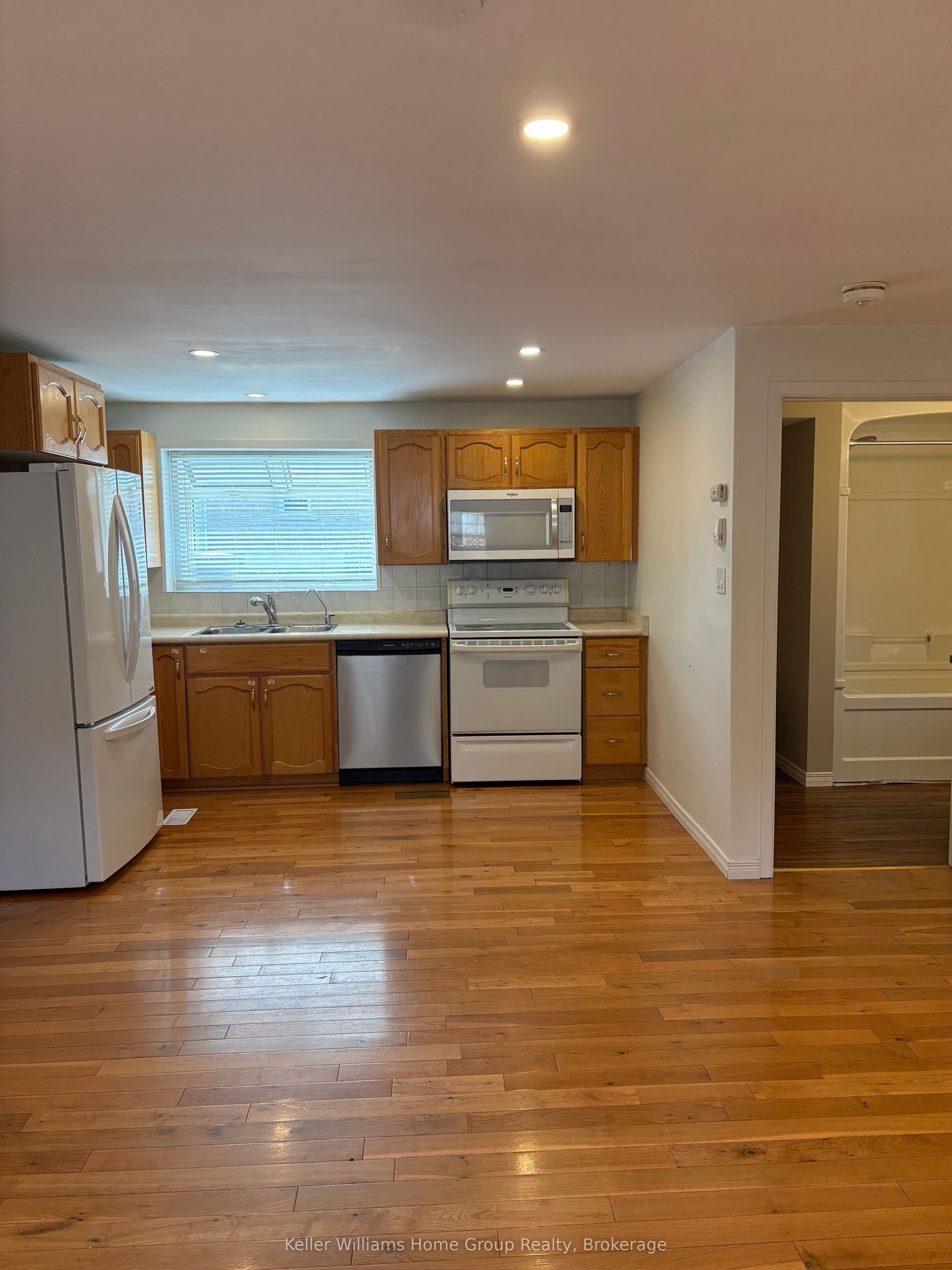 28 Oxford Street, Guelph, Wellington ON N1H 2M3 28 Oxford Street, Guelph, Wellington ON N1H 2M3