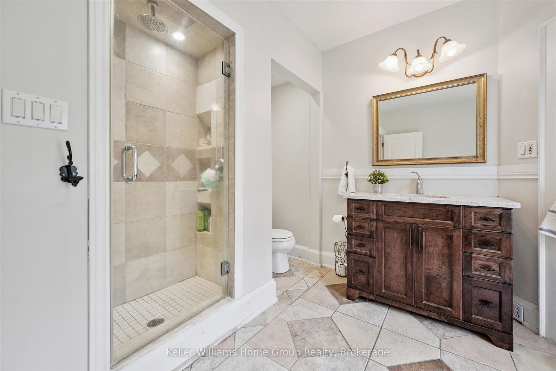 28 Oxford Street, Guelph, Wellington ON N1H 2M3 28 Oxford Street, Guelph, Wellington ON N1H 2M3