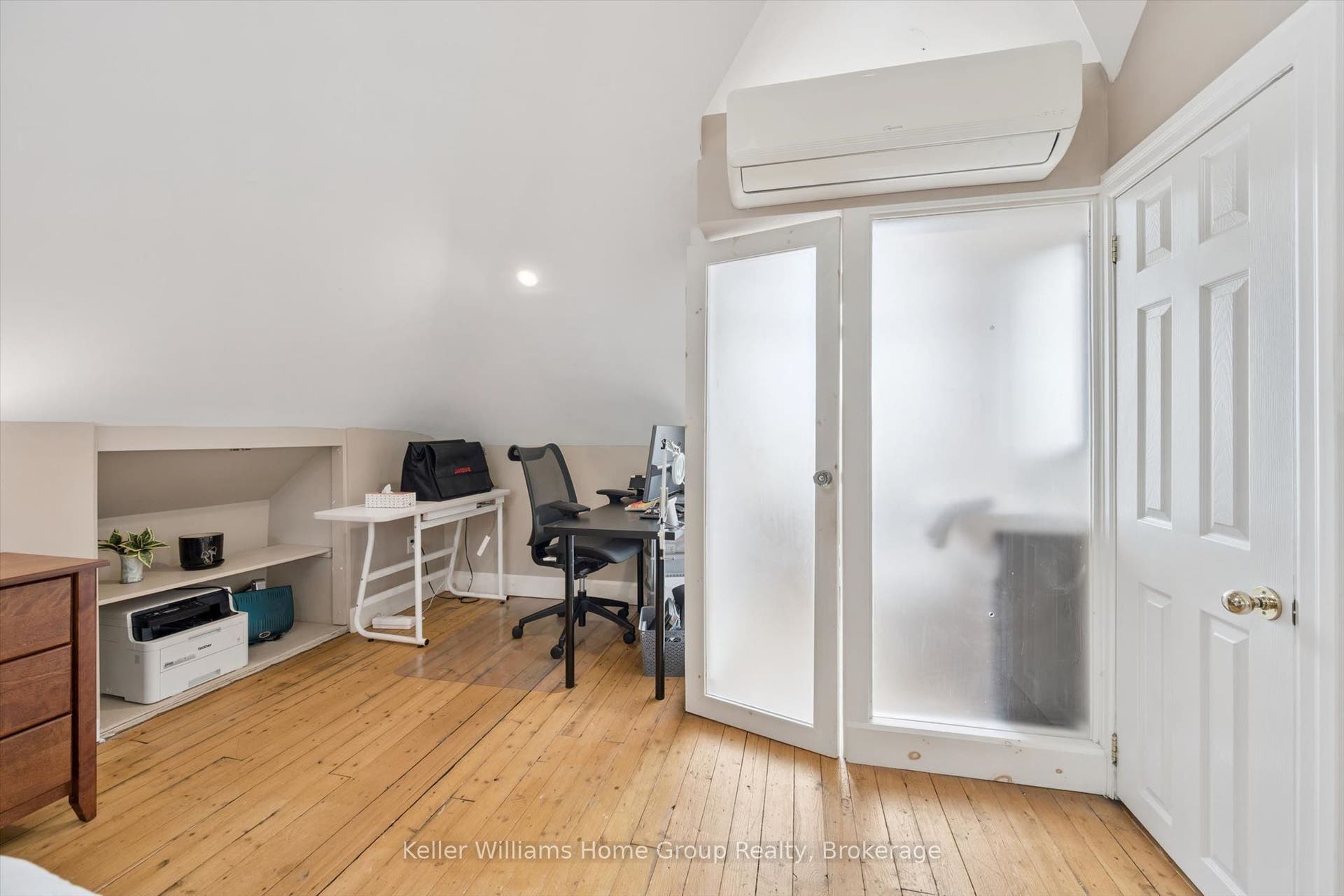 28 Oxford Street, Guelph, Wellington ON N1H 2M3 28 Oxford Street, Guelph, Wellington ON N1H 2M3