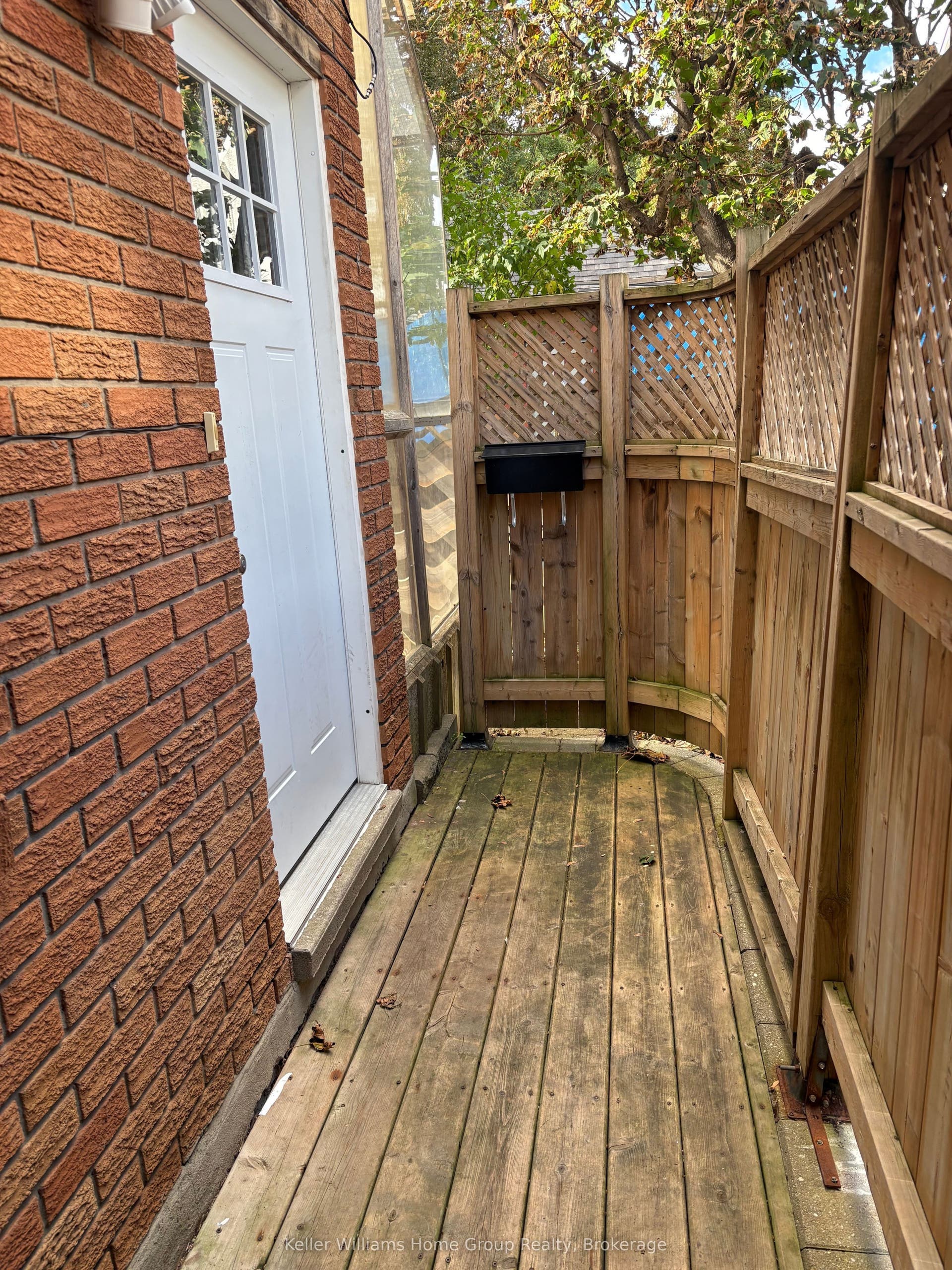 28 Oxford Street, Guelph, Wellington ON N1H 2M3 28 Oxford Street, Guelph, Wellington ON N1H 2M3