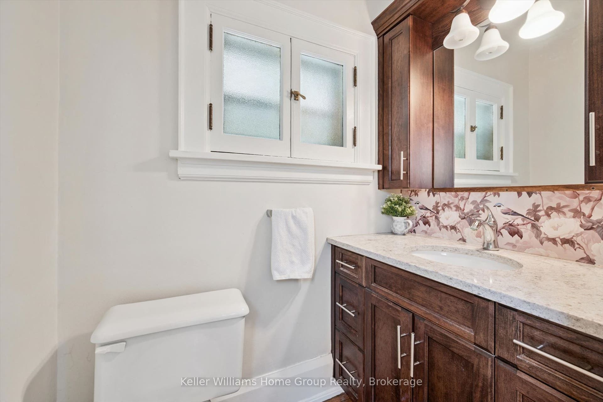 28 Oxford Street, Guelph, Wellington ON N1H 2M3 28 Oxford Street, Guelph, Wellington ON N1H 2M3