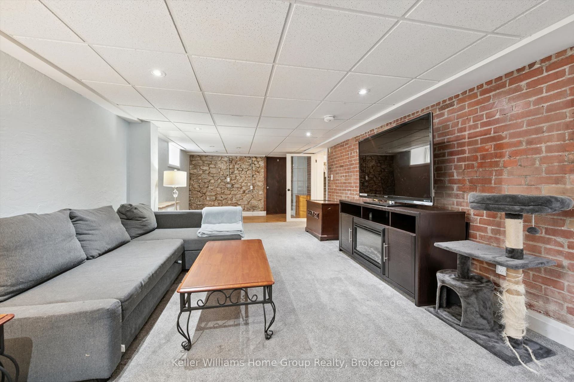 28 Oxford Street, Guelph, Wellington ON N1H 2M3 28 Oxford Street, Guelph, Wellington ON N1H 2M3