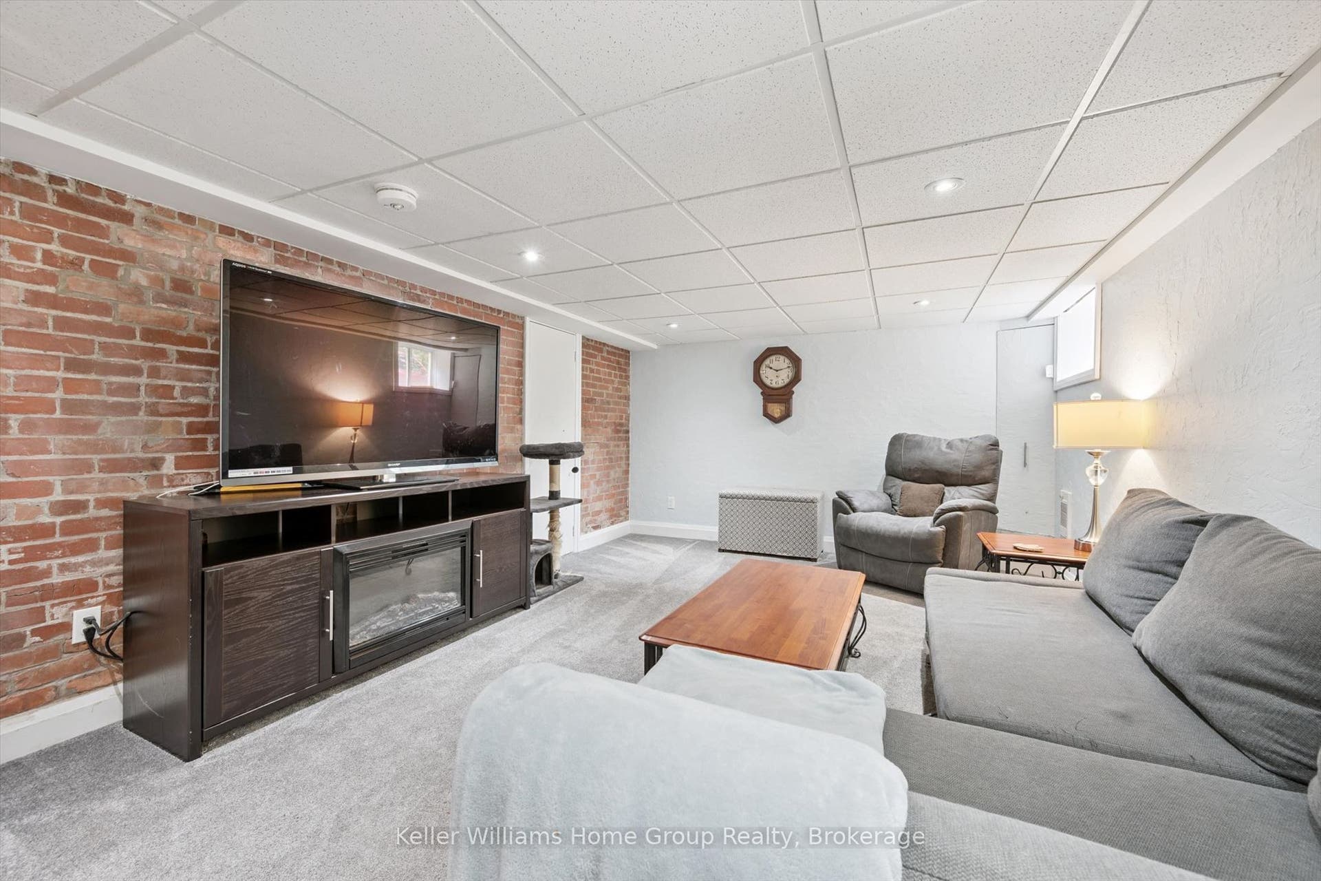 28 Oxford Street, Guelph, Wellington ON N1H 2M3 28 Oxford Street, Guelph, Wellington ON N1H 2M3