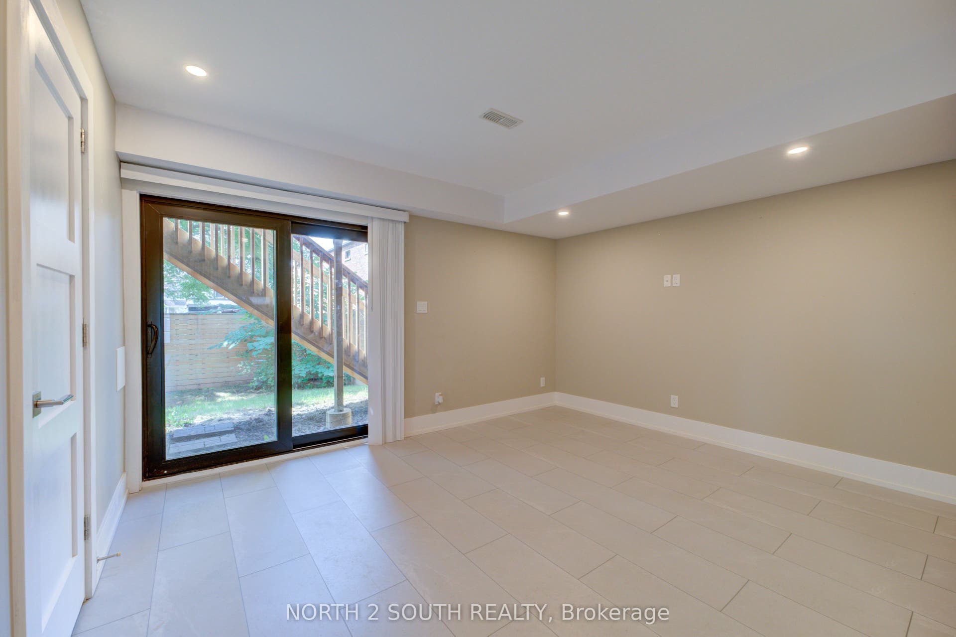 3 Spring Lane, #B, Brantford, Brantford ON N3T 4M2 3 Spring Lane, #B, Brantford, Brantford ON N3T 4M2