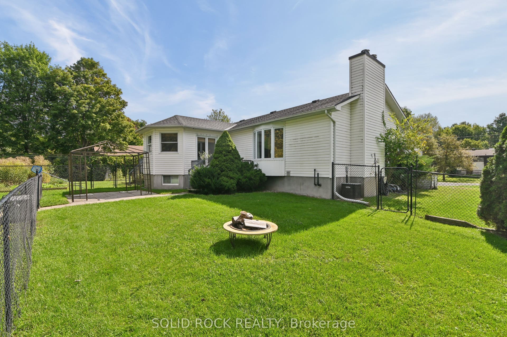 5663 Ferdinand Street, Greely - Metcalfe - Osgoode - Vernon And Area, Ottawa ON K0A 2W0 5663 Ferdinand Street, Greely - Metcalfe - Osgoode - Vernon And Area, Ottawa ON K0A 2W0