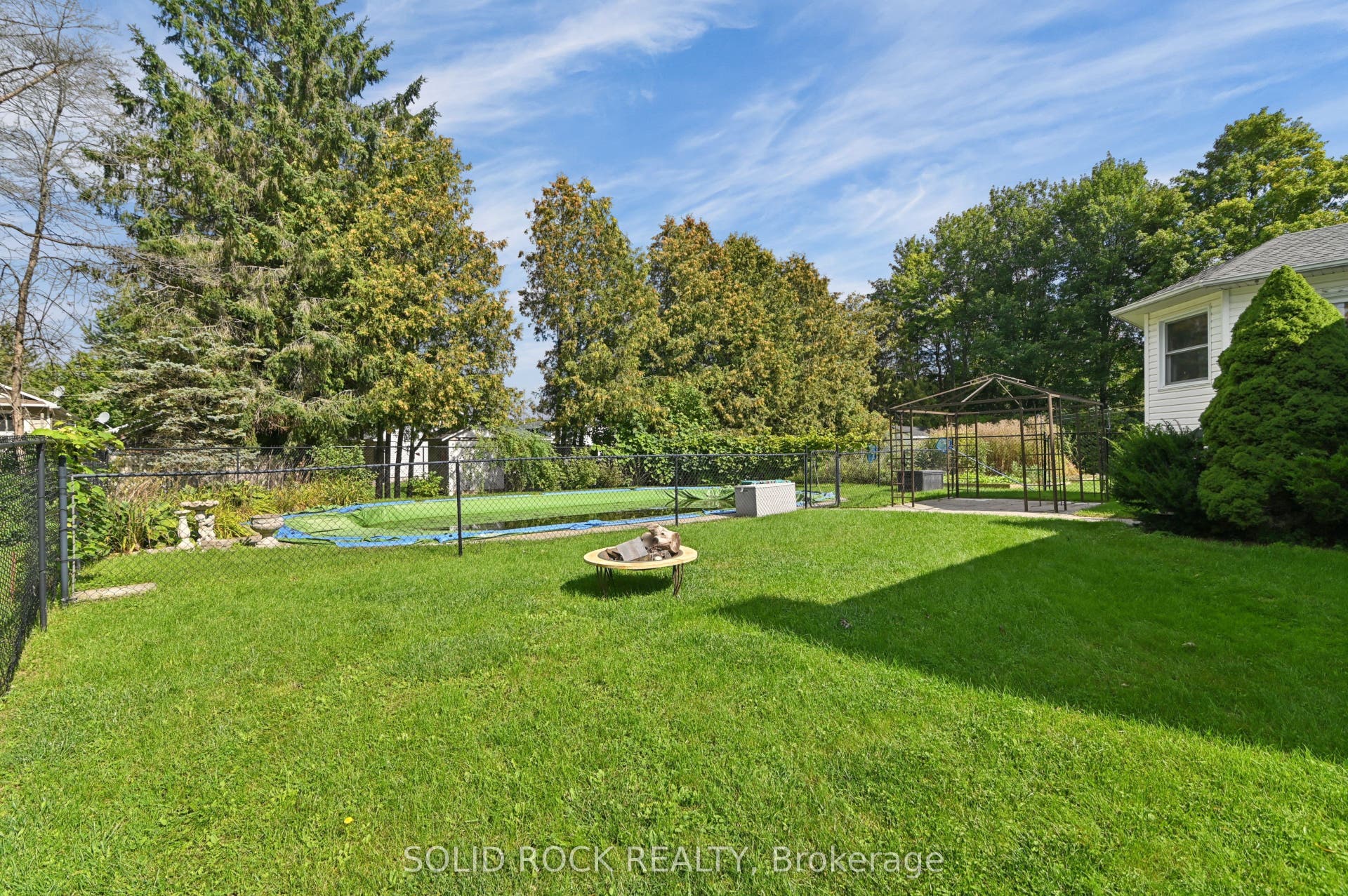 5663 Ferdinand Street, Greely - Metcalfe - Osgoode - Vernon And Area, Ottawa ON K0A 2W0 5663 Ferdinand Street, Greely - Metcalfe - Osgoode - Vernon And Area, Ottawa ON K0A 2W0