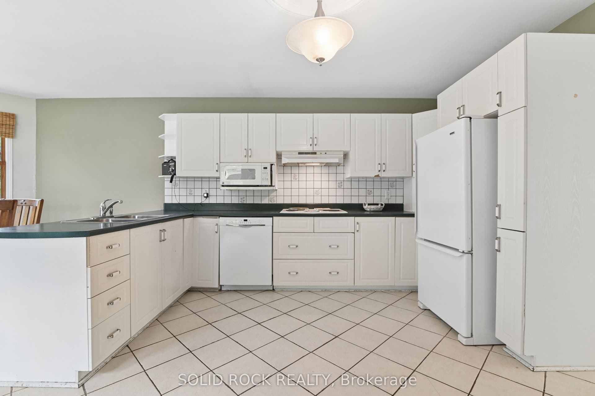 5663 Ferdinand Street, Greely - Metcalfe - Osgoode - Vernon And Area, Ottawa ON K0A 2W0 5663 Ferdinand Street, Greely - Metcalfe - Osgoode - Vernon And Area, Ottawa ON K0A 2W0