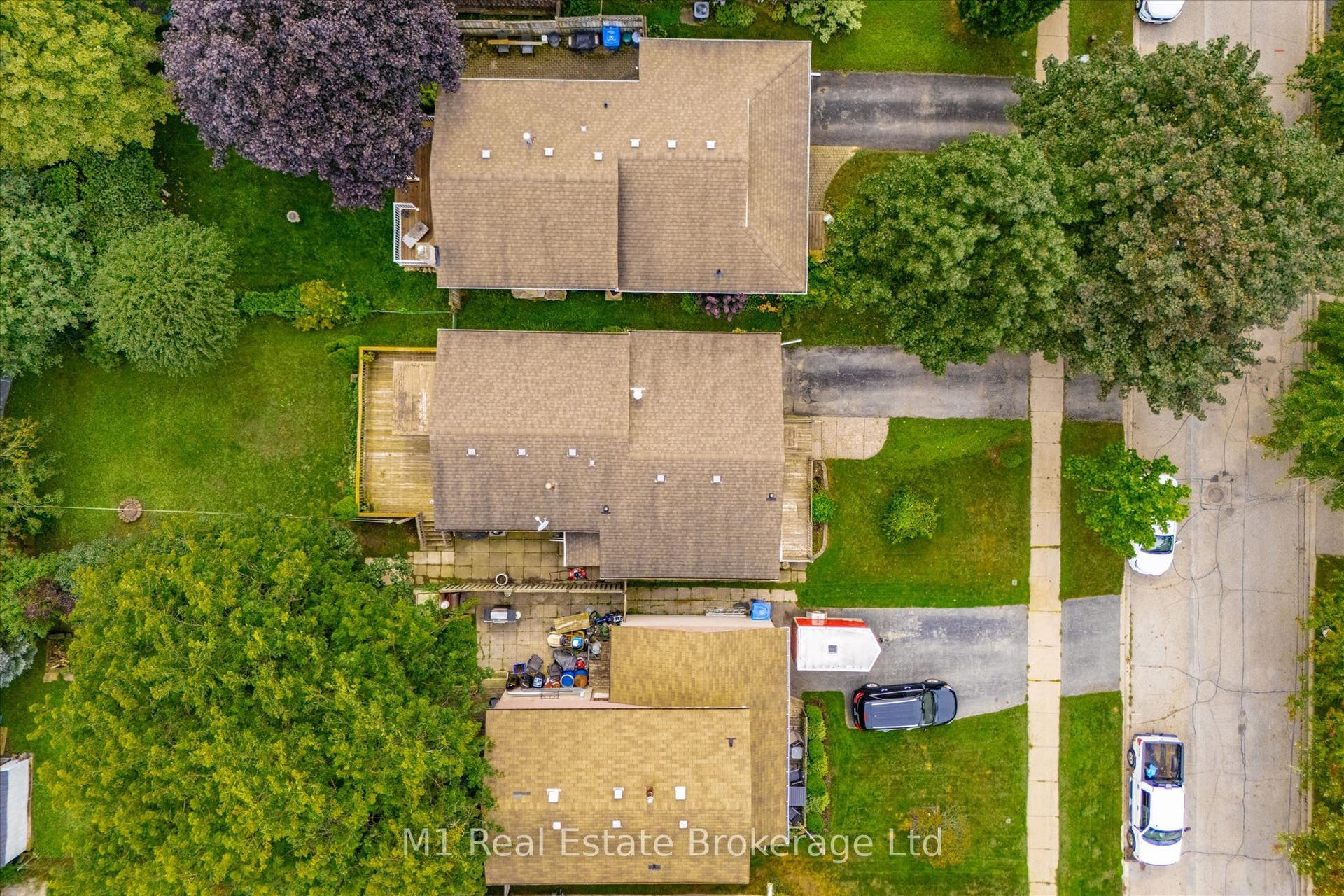 216 Parkside Drive E, Centre Wellington, Centre Wellington, Wellington ON N1M 3E8 216 Parkside Drive E, Centre Wellington, Centre Wellington, Wellington ON N1M 3E8