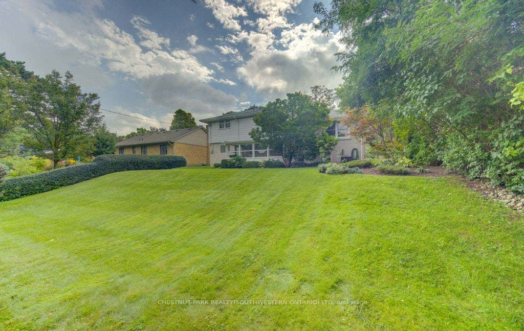 204 Stanley Drive, Waterloo, Waterloo ON N2L 1H4 204 Stanley Drive, Waterloo, Waterloo ON N2L 1H4