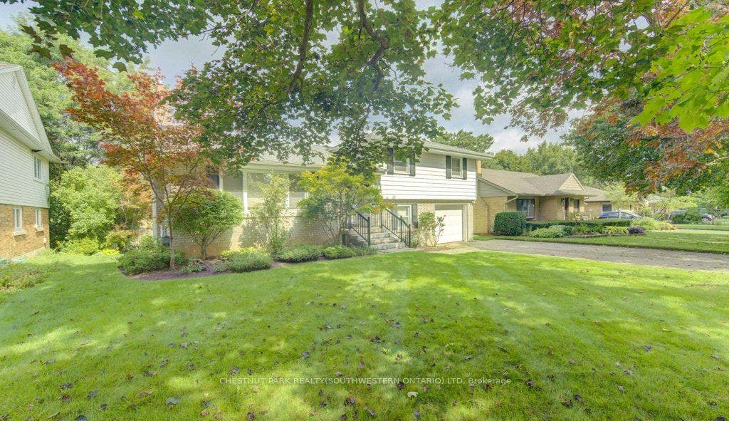 204 Stanley Drive, Waterloo, Waterloo ON N2L 1H4 204 Stanley Drive, Waterloo, Waterloo ON N2L 1H4