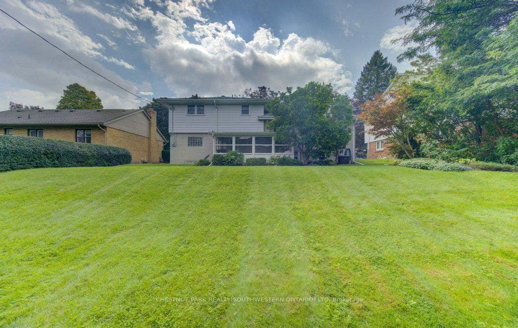 204 Stanley Drive, Waterloo, Waterloo ON N2L 1H4 204 Stanley Drive, Waterloo, Waterloo ON N2L 1H4