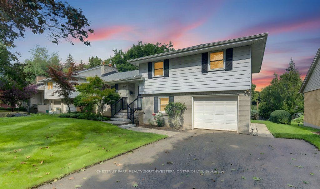 204 Stanley Drive, Waterloo, Waterloo ON N2L 1H4 204 Stanley Drive, Waterloo, Waterloo ON N2L 1H4