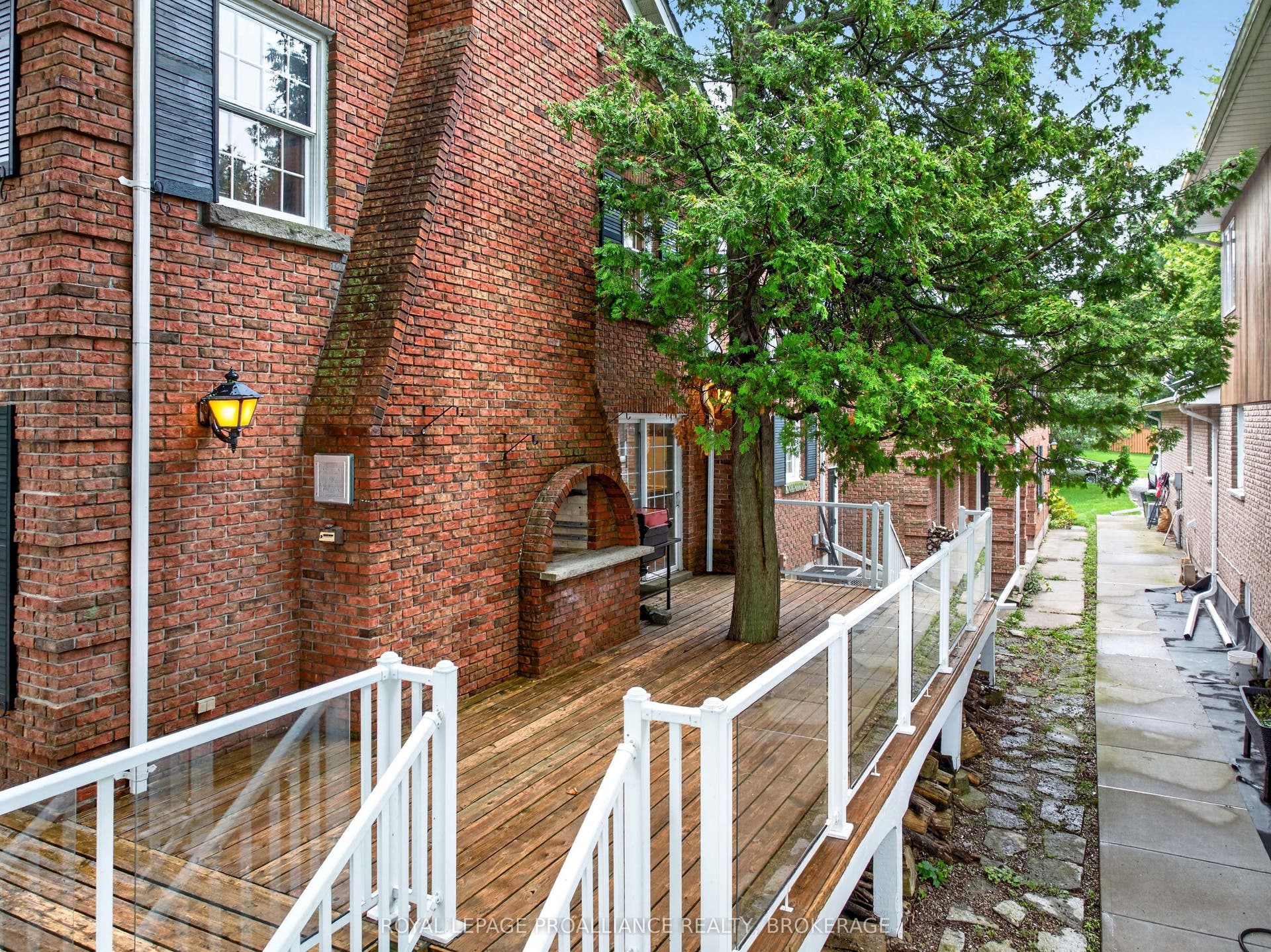 110 Lakeshore Boulevard, Kingston, Frontenac ON K7M 0A5 110 Lakeshore Boulevard, Kingston, Frontenac ON K7M 0A5