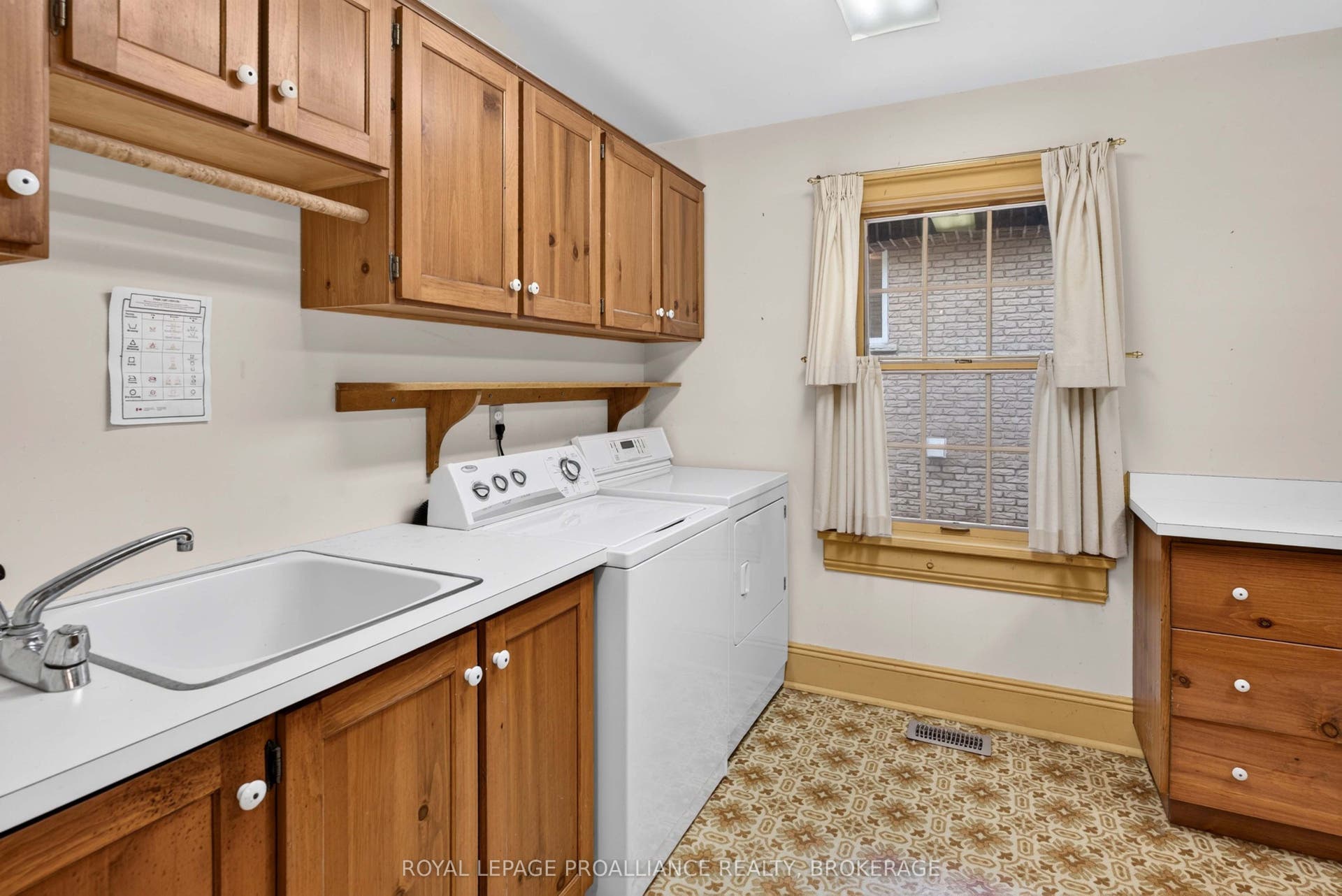 110 Lakeshore Boulevard, Kingston, Frontenac ON K7M 0A5 110 Lakeshore Boulevard, Kingston, Frontenac ON K7M 0A5