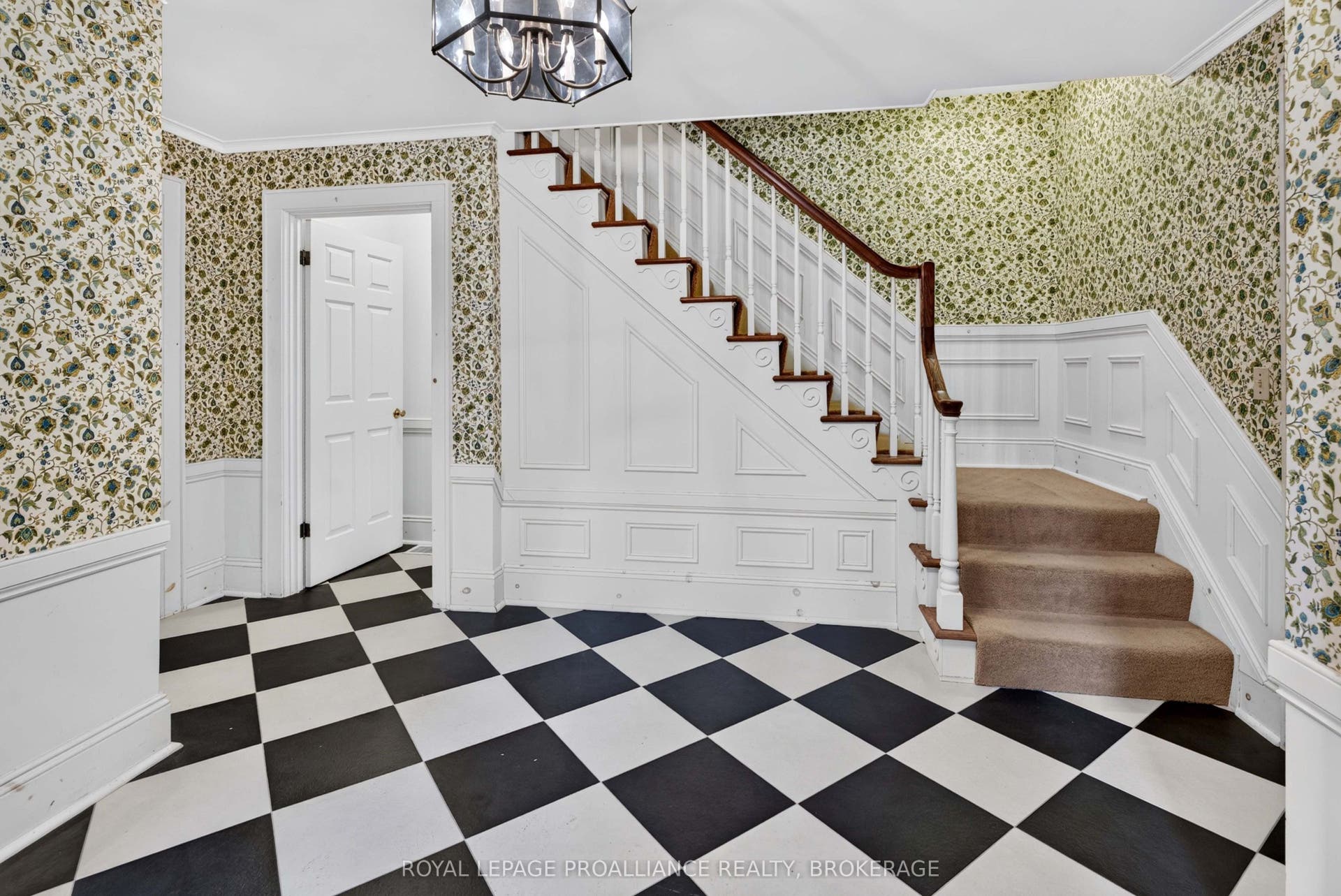 110 Lakeshore Boulevard, Kingston, Frontenac ON K7M 0A5 110 Lakeshore Boulevard, Kingston, Frontenac ON K7M 0A5