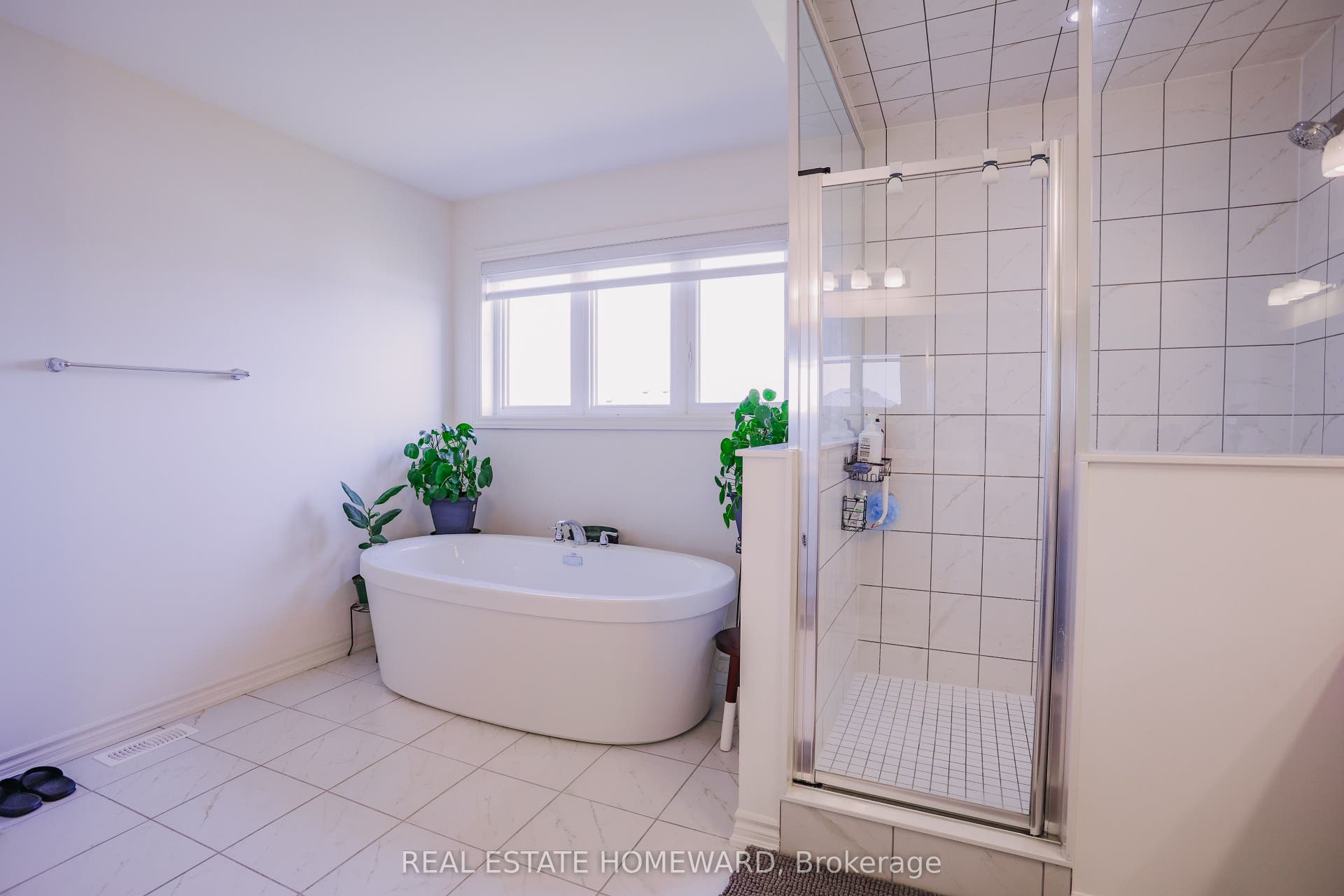 111 Rea Drive, Centre Wellington, Wellington ON N1M 2W3 Master Bedroom Bath