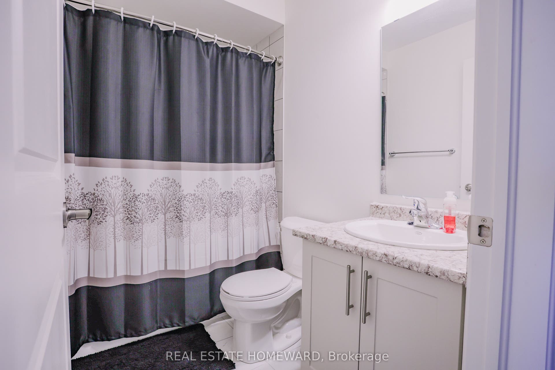 111 Rea Drive, Centre Wellington, Wellington ON N1M 2W3 Loft Bathroom