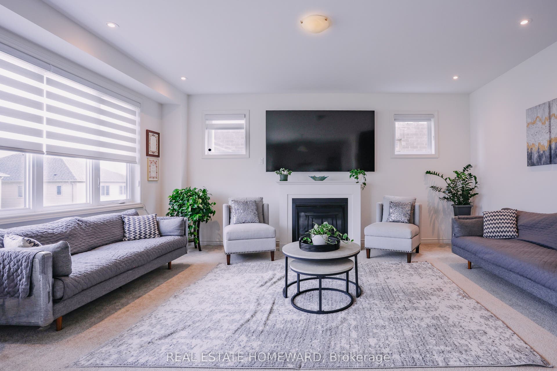 111 Rea Drive, Centre Wellington, Wellington ON N1M 2W3 Living Room