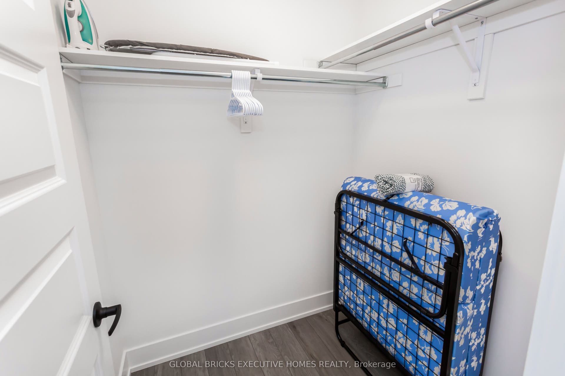 99 Roger Street, #15, Waterloo, Waterloo ON N2J 0G1