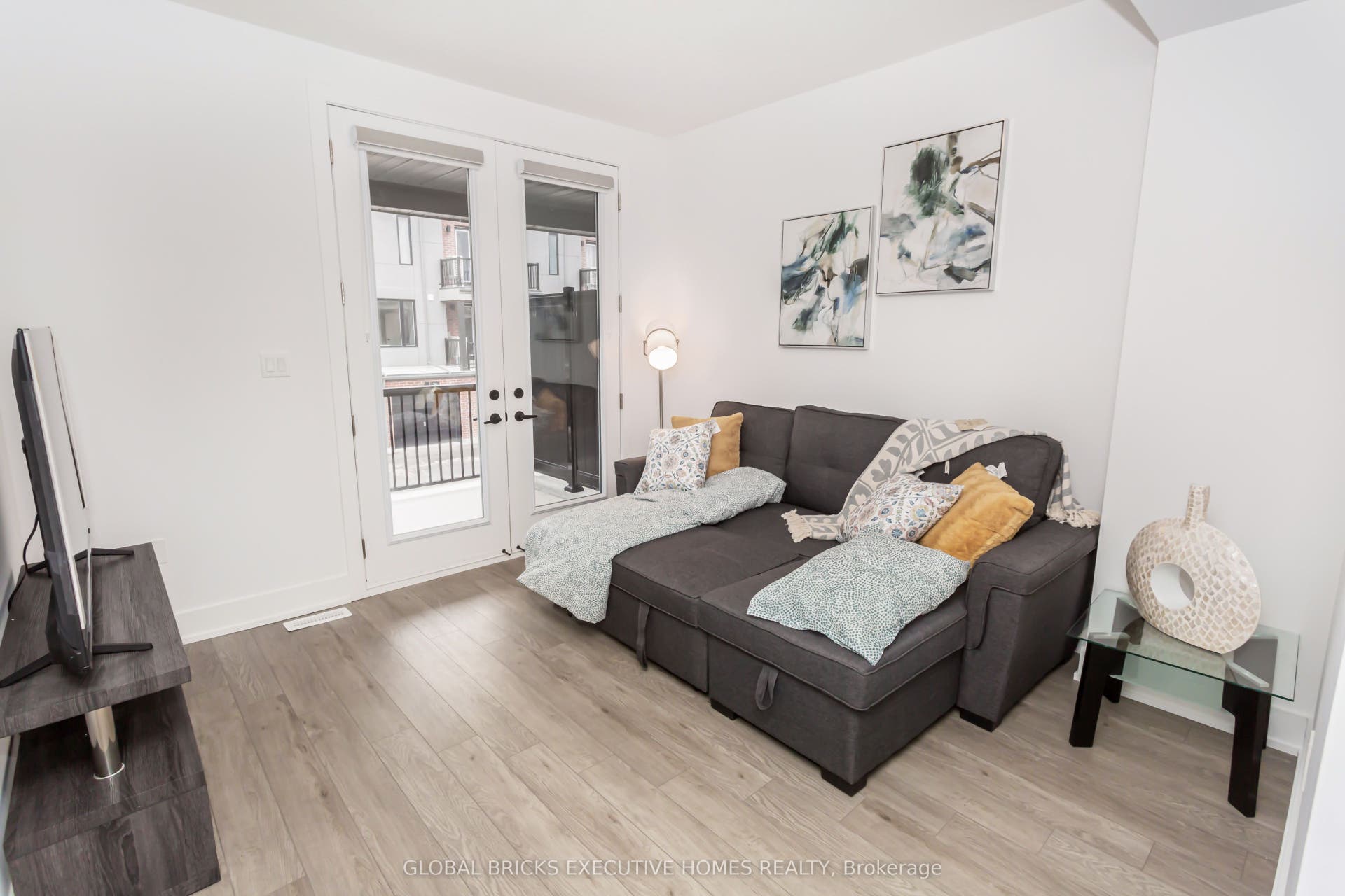 99 Roger Street, #15, Waterloo, Waterloo ON N2J 0G1