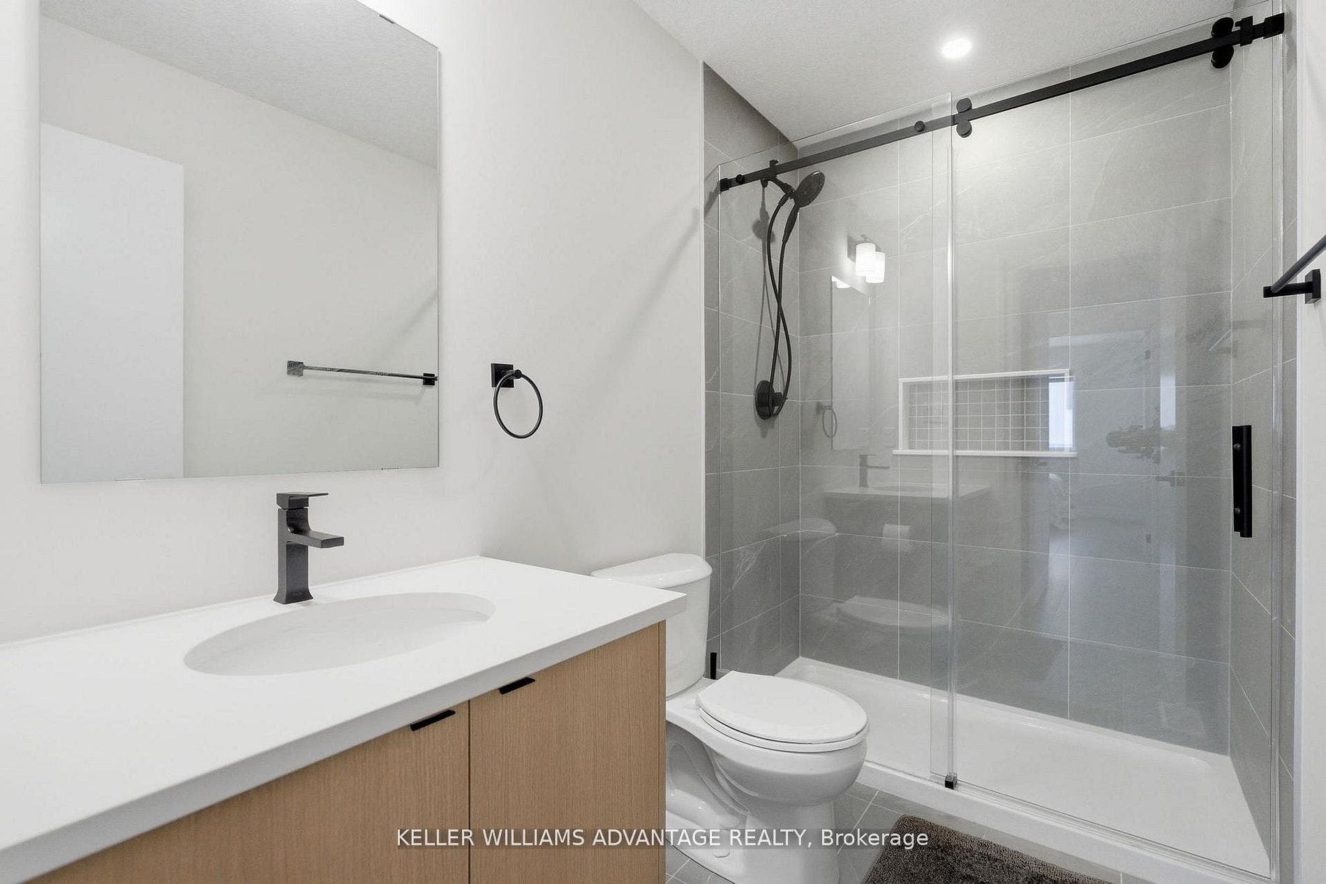 450 Westhaven Street, Waterloo, Waterloo ON N2T 2R2 450 Westhaven Street, Waterloo, Waterloo ON N2T 2R2