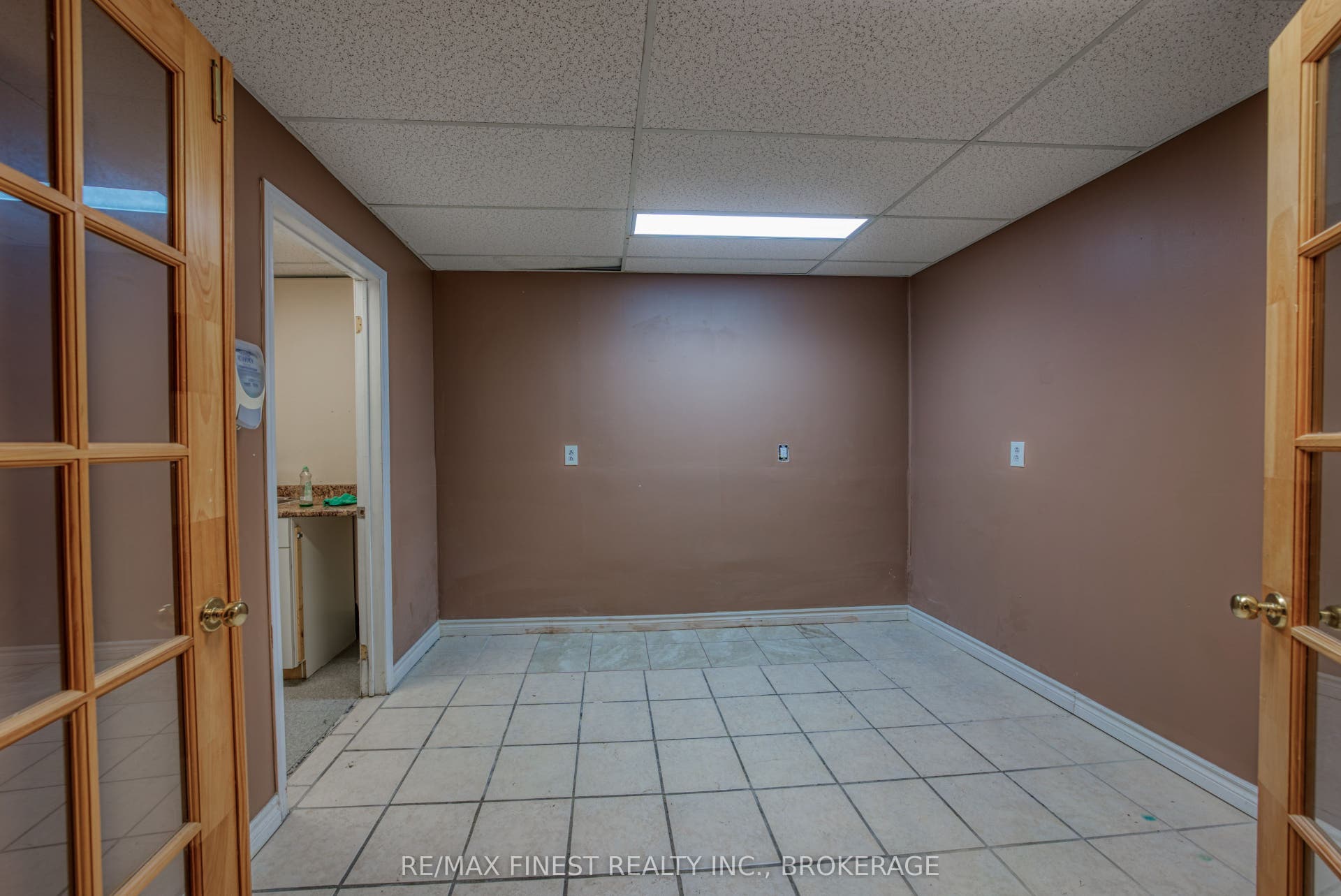 1786 Bath Road, #5, Kingston, Frontenac ON K7M 4Y2 1786 Bath Road, #5, Kingston, Frontenac ON K7M 4Y2