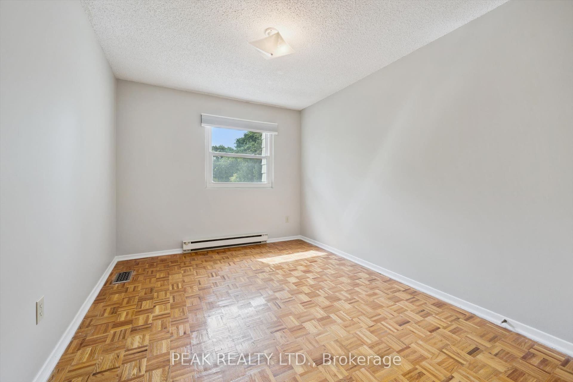 657B Albert Street, Waterloo, Waterloo ON N2L 3V5 657B Albert Street, Waterloo, Waterloo ON N2L 3V5