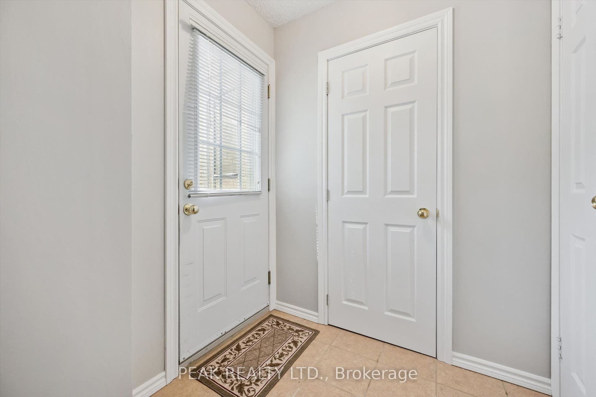 657B Albert Street, Waterloo, Waterloo ON N2L 3V5 657B Albert Street, Waterloo, Waterloo ON N2L 3V5
