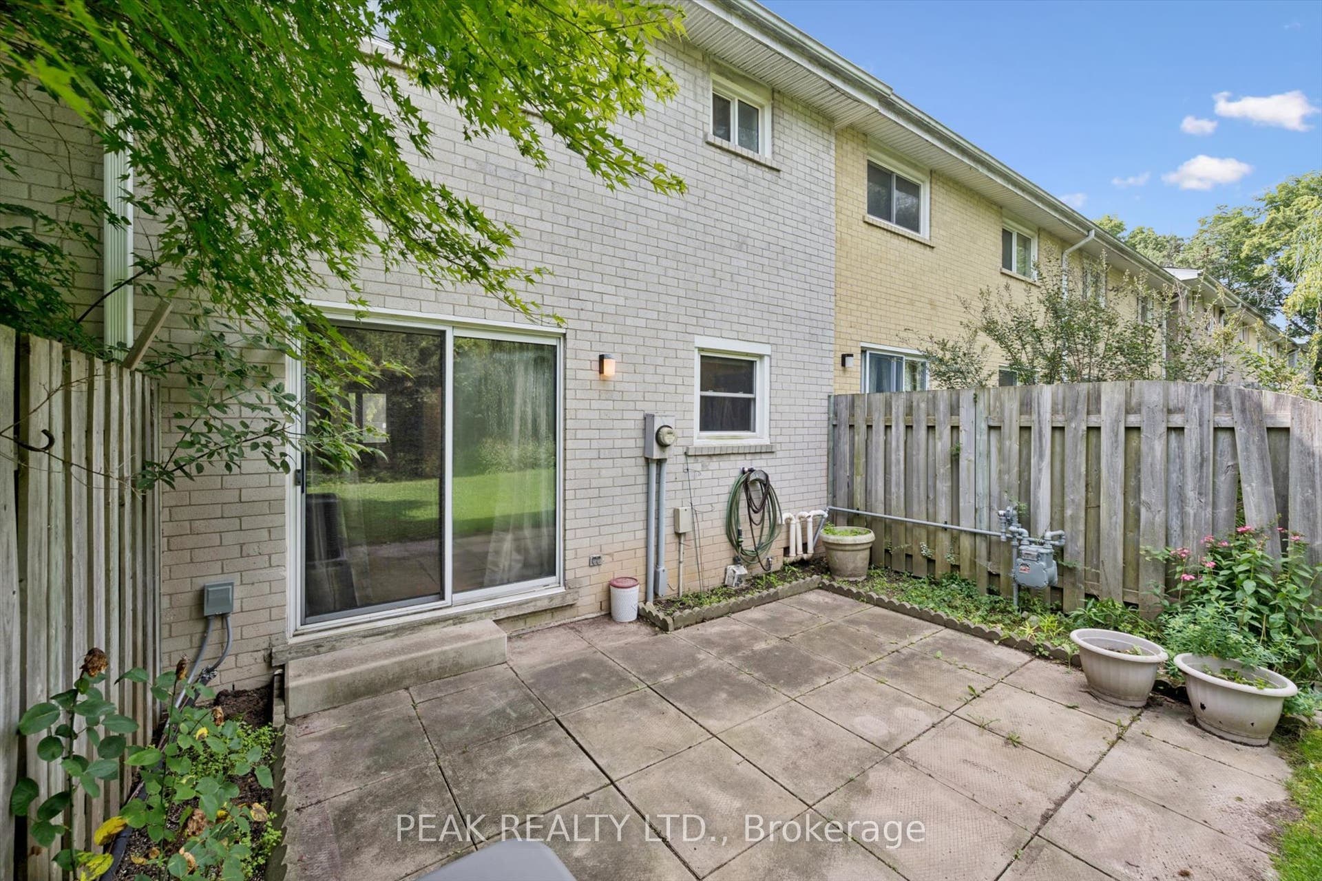 657B Albert Street, Waterloo, Waterloo ON N2L 3V5 657B Albert Street, Waterloo, Waterloo ON N2L 3V5