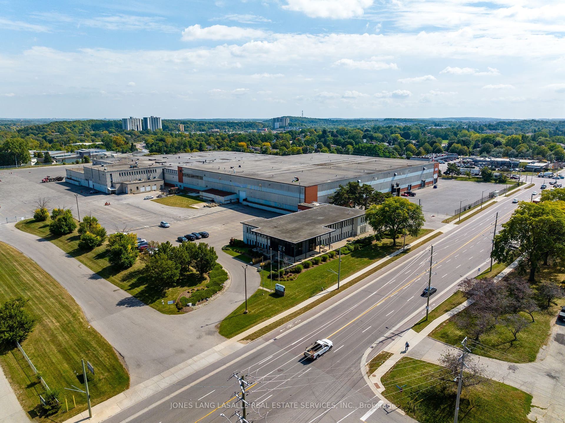 530 Manitou Drive, Kitchener, Waterloo ON N2C 1L3 530 Manitou Drive, Kitchener, Waterloo ON N2C 1L3