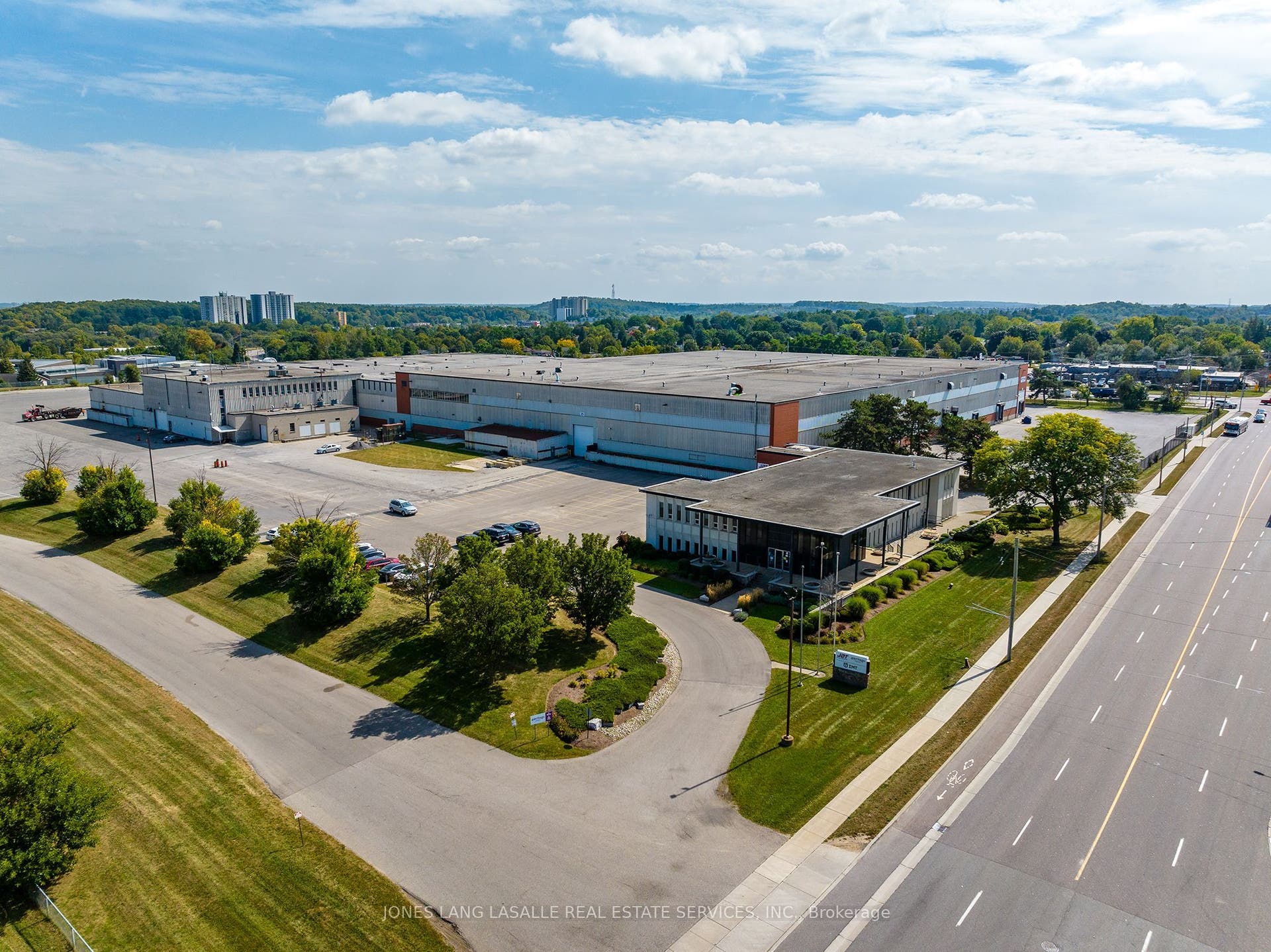 530 Manitou Drive, Kitchener, Waterloo ON N2C 1L3 530 Manitou Drive, Kitchener, Waterloo ON N2C 1L3