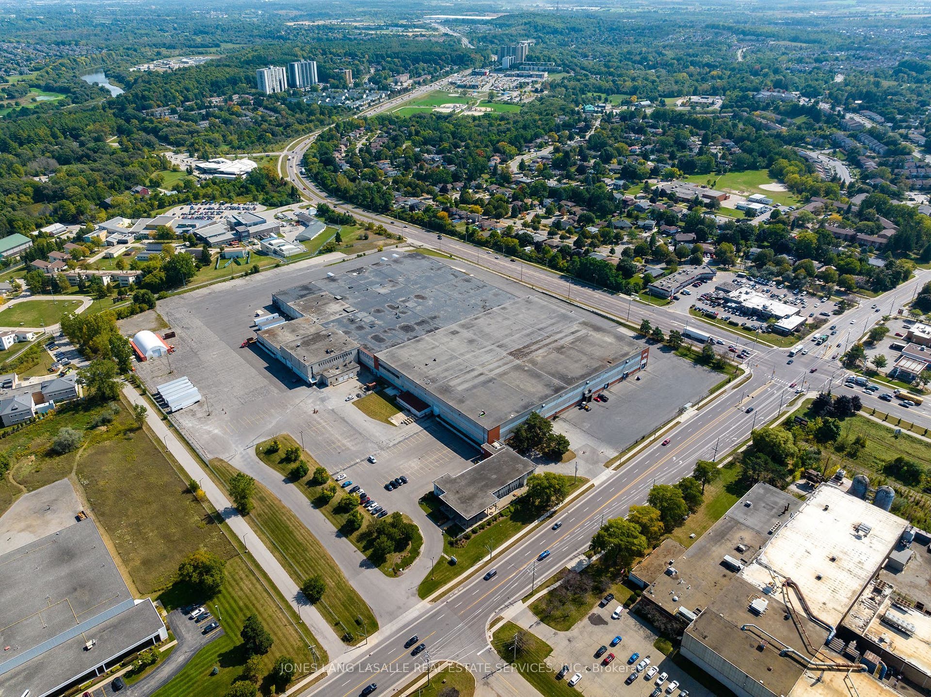 530 Manitou Drive, Kitchener, Waterloo ON N2C 1L3 530 Manitou Drive, Kitchener, Waterloo ON N2C 1L3