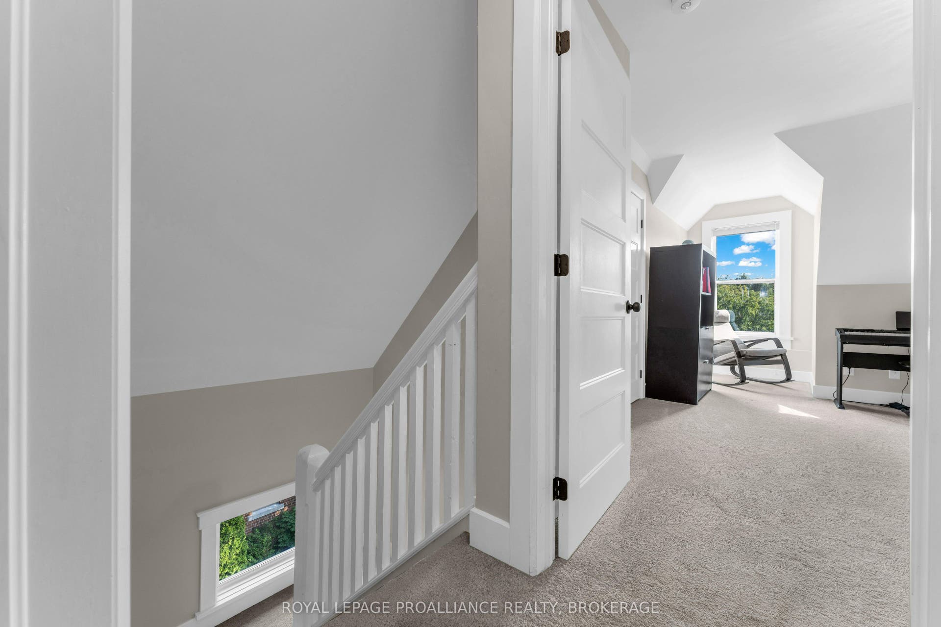 32 Kensington Avenue, Kingston, Frontenac ON K7L 4B5