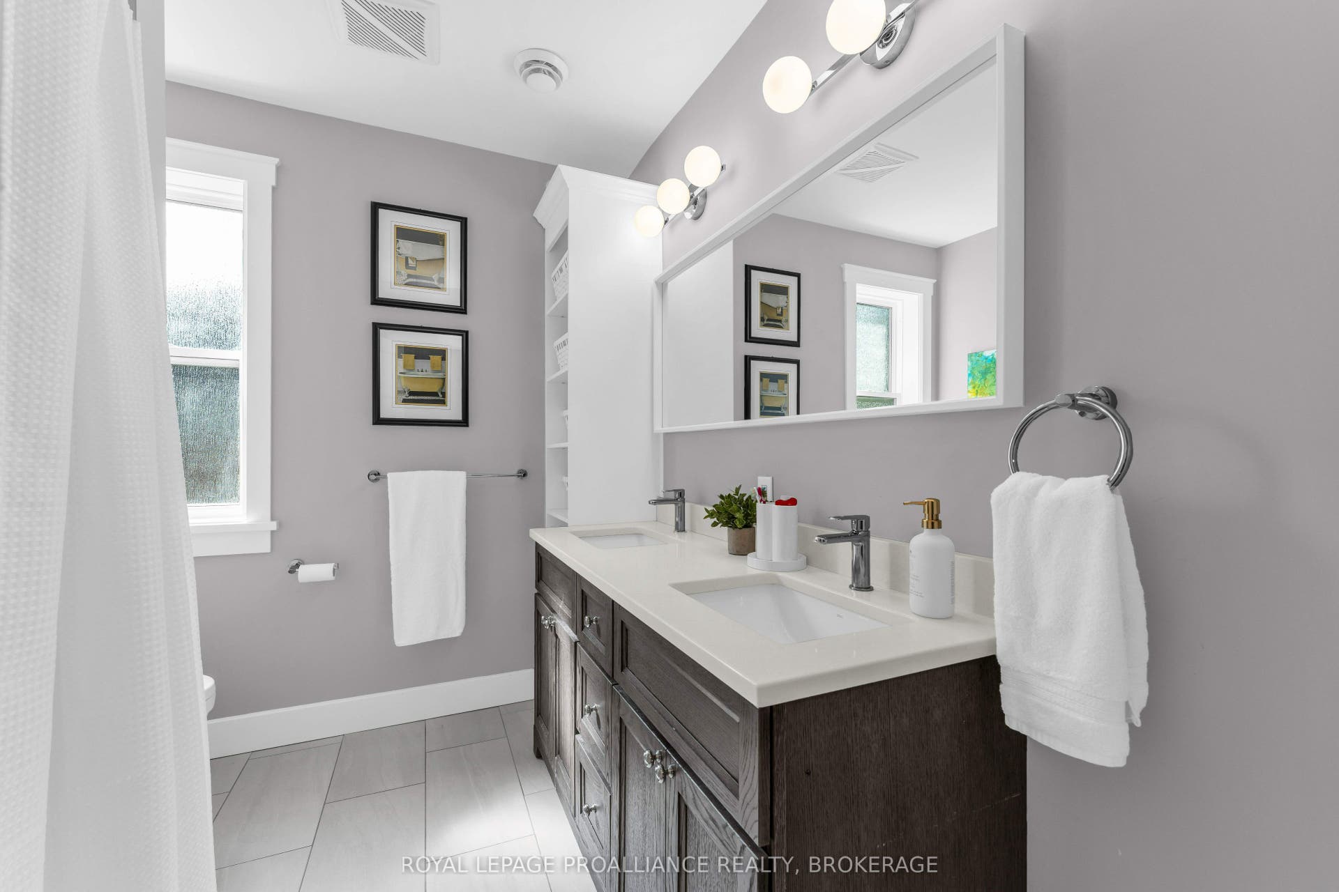 32 Kensington Avenue, Kingston, Frontenac ON K7L 4B5