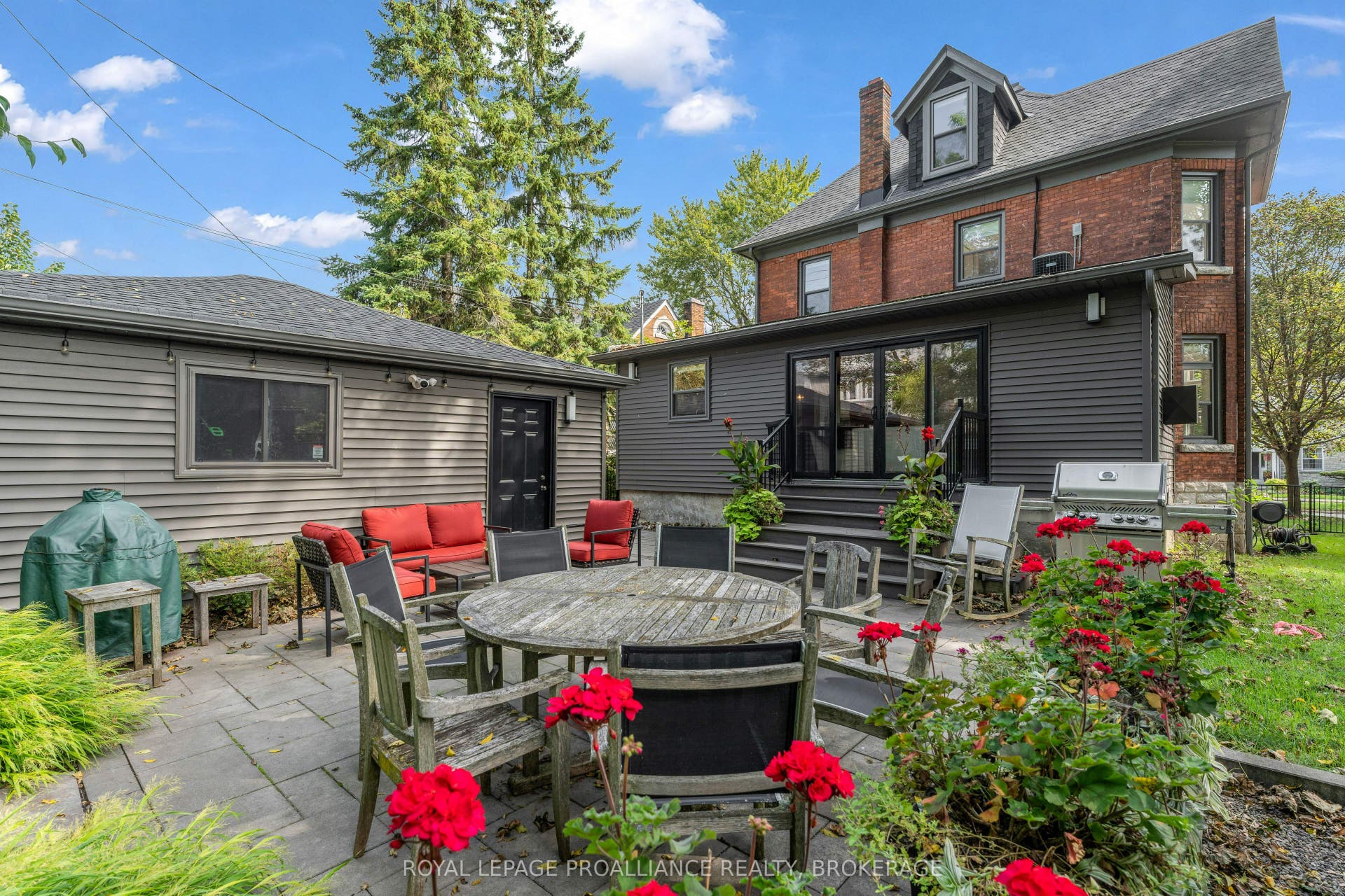 32 Kensington Avenue, Kingston, Frontenac ON K7L 4B5