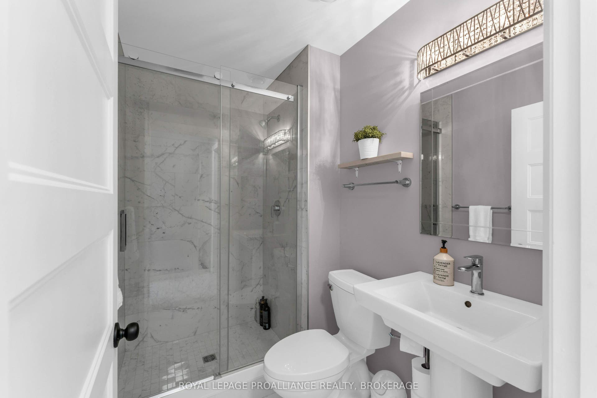 32 Kensington Avenue, Kingston, Frontenac ON K7L 4B5