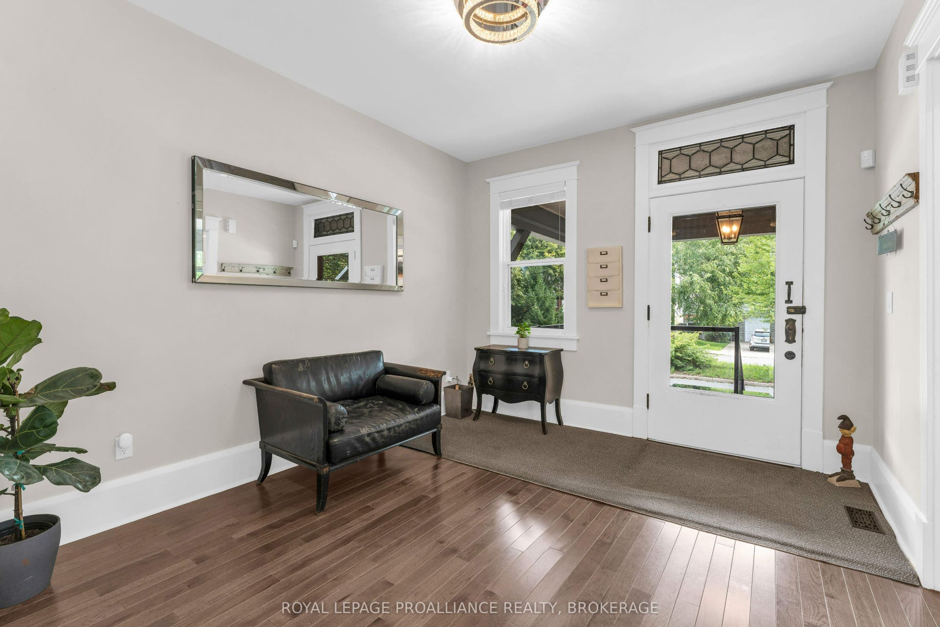 32 Kensington Avenue, Kingston, Frontenac ON K7L 4B5