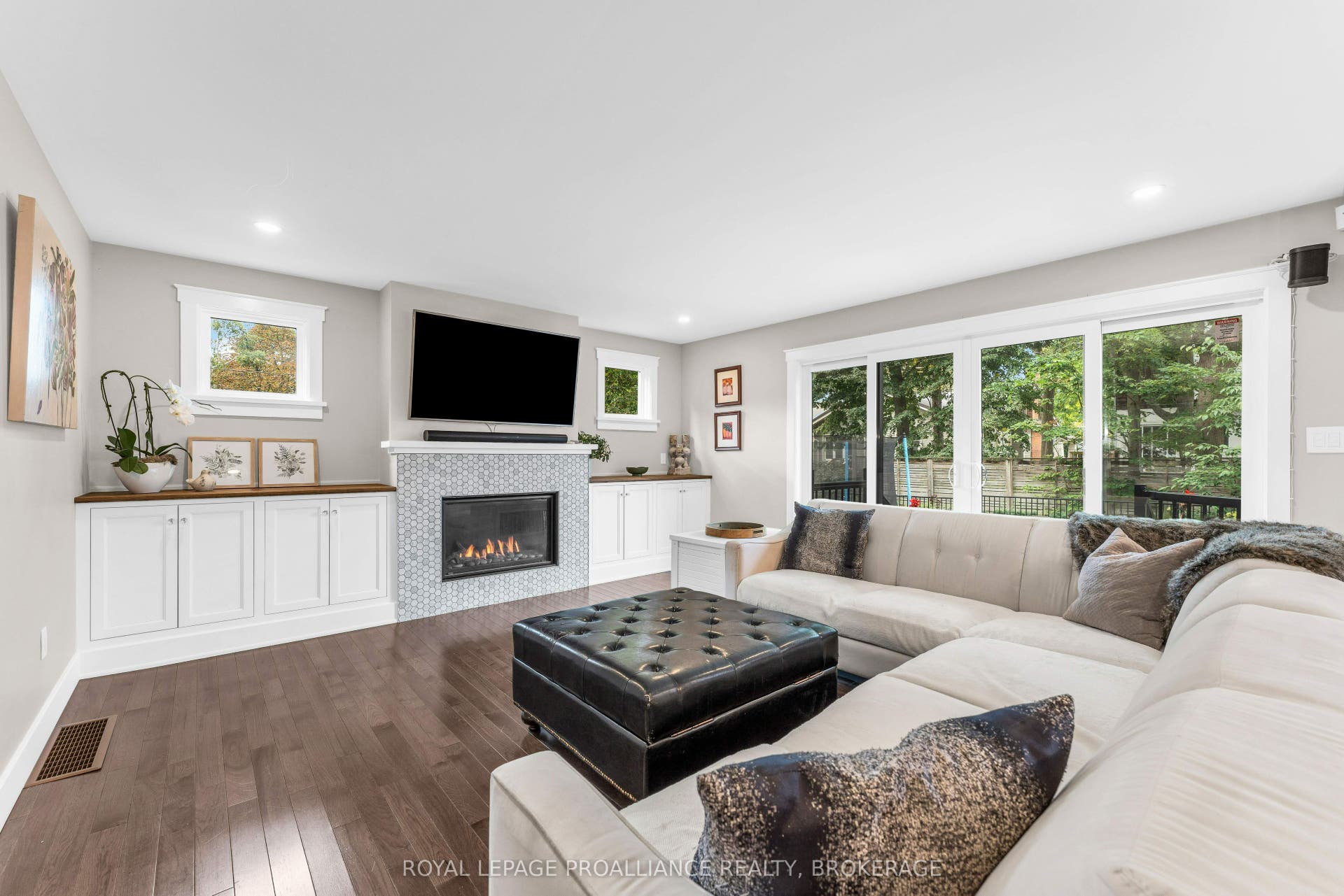 32 Kensington Avenue, Kingston, Frontenac ON K7L 4B5