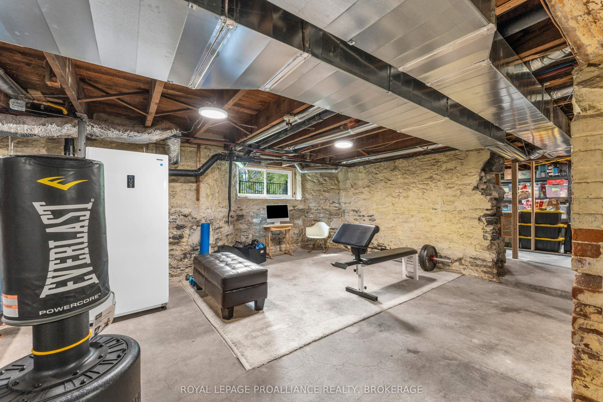 32 Kensington Avenue, Kingston, Frontenac ON K7L 4B5