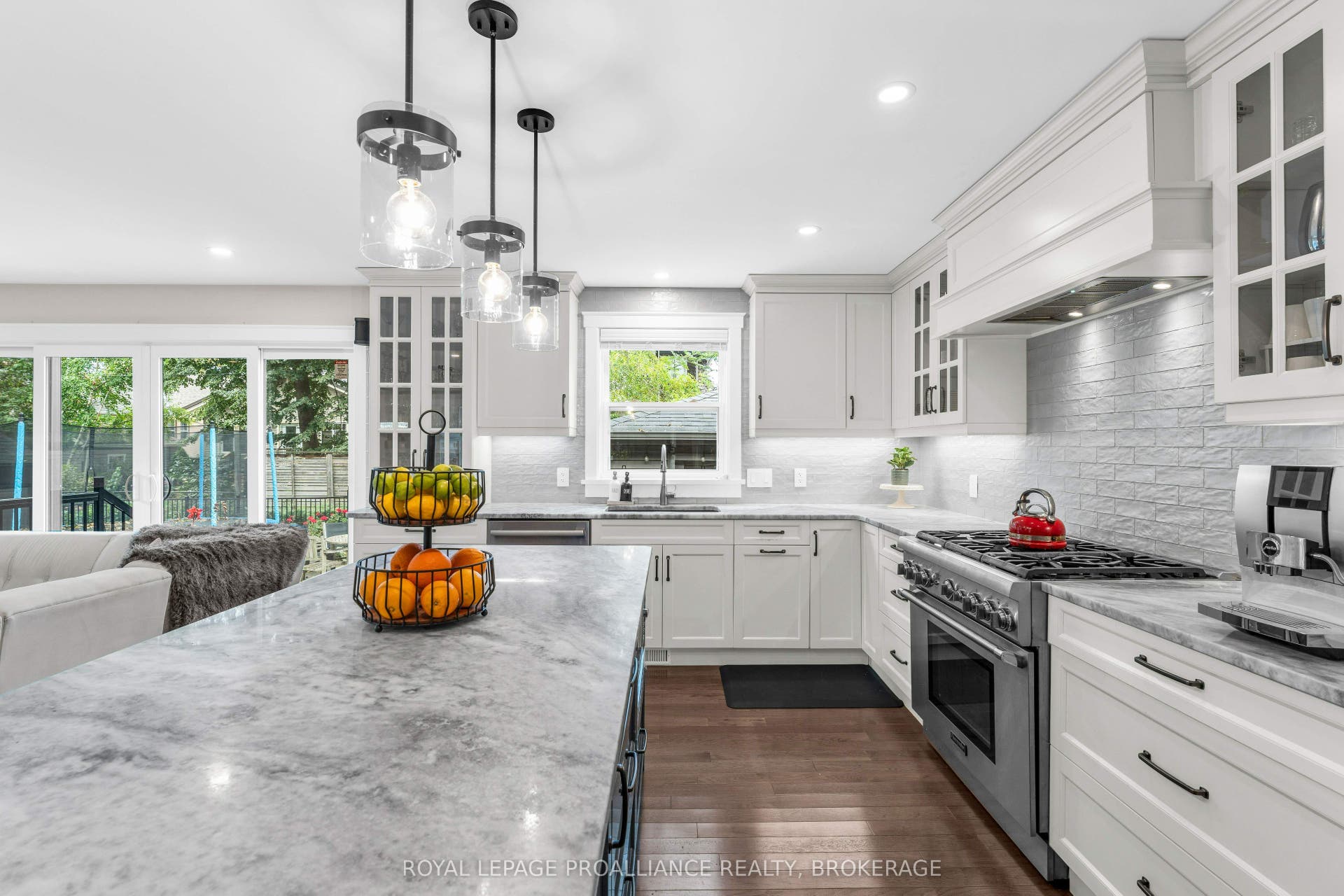 32 Kensington Avenue, Kingston, Frontenac ON K7L 4B5