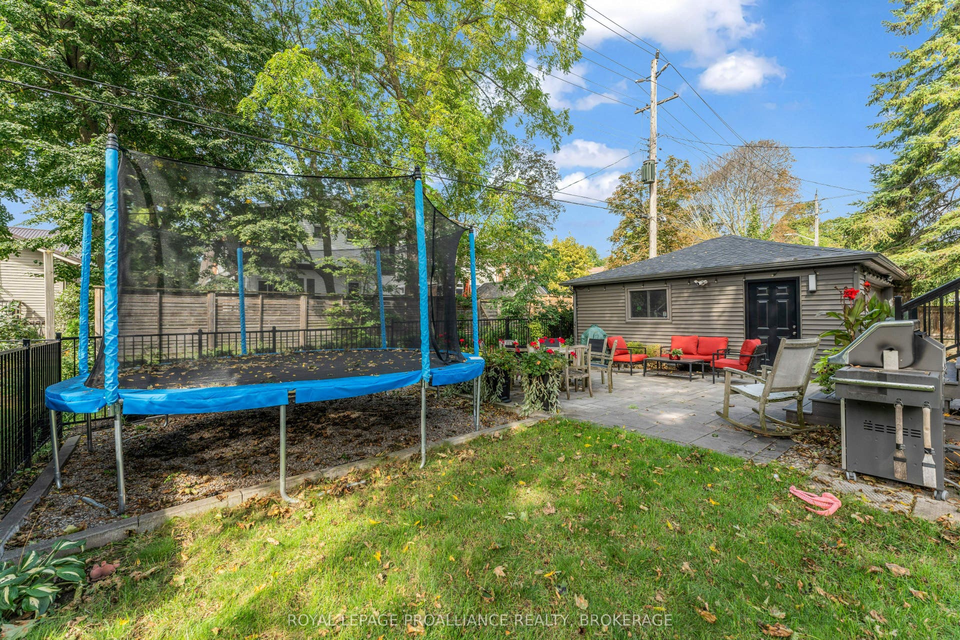 32 Kensington Avenue, Kingston, Frontenac ON K7L 4B5