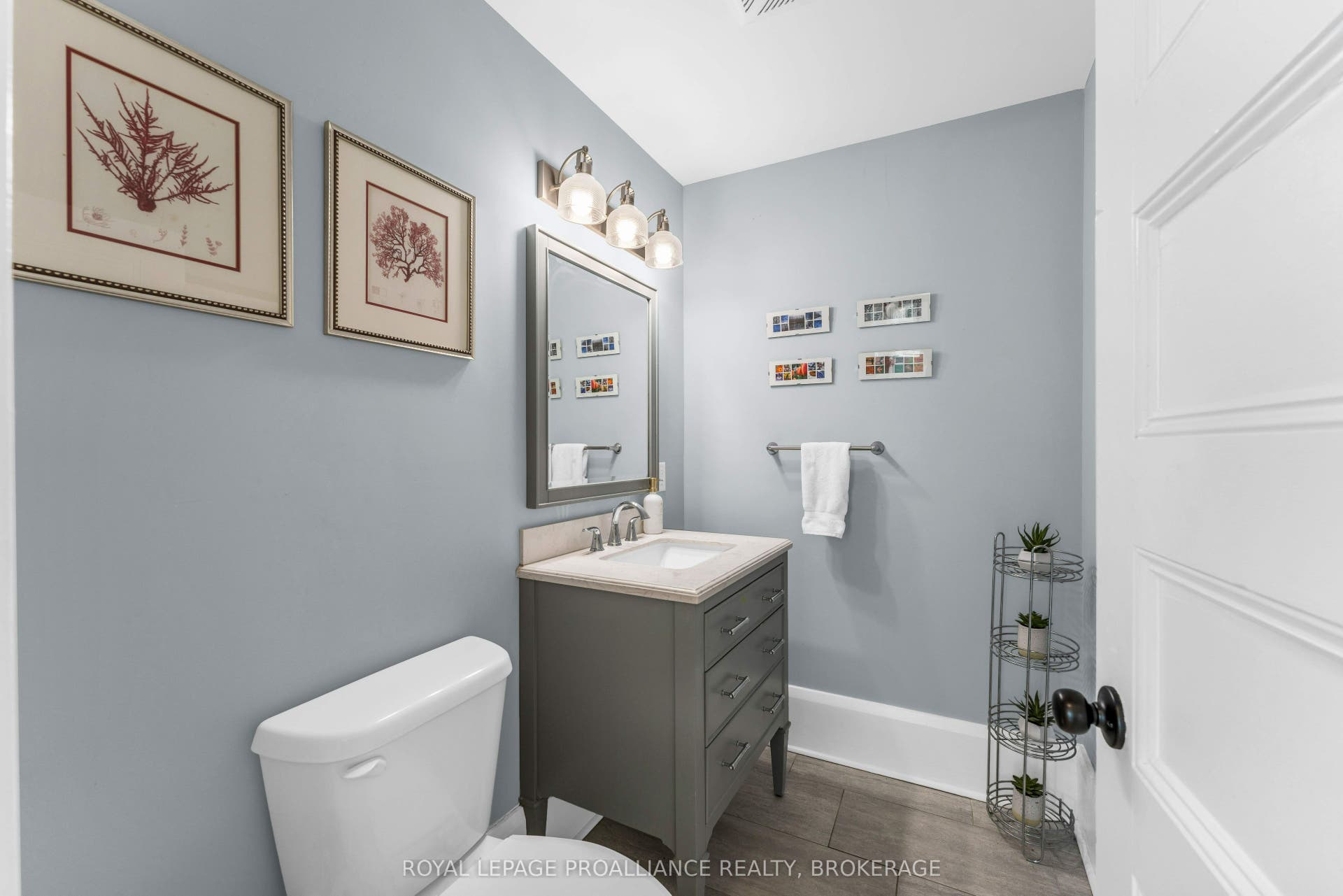 32 Kensington Avenue, Kingston, Frontenac ON K7L 4B5