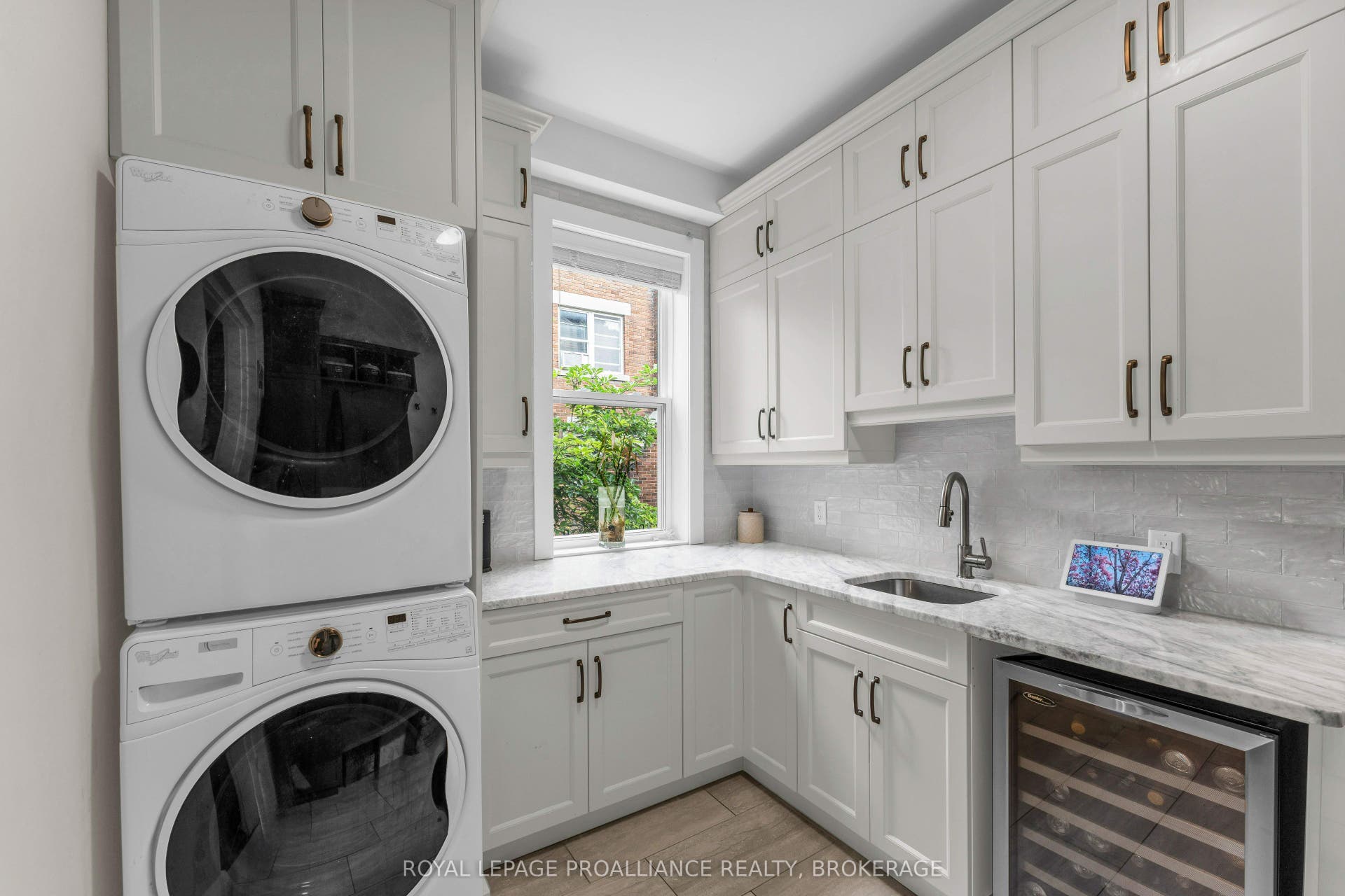 32 Kensington Avenue, Kingston, Frontenac ON K7L 4B5