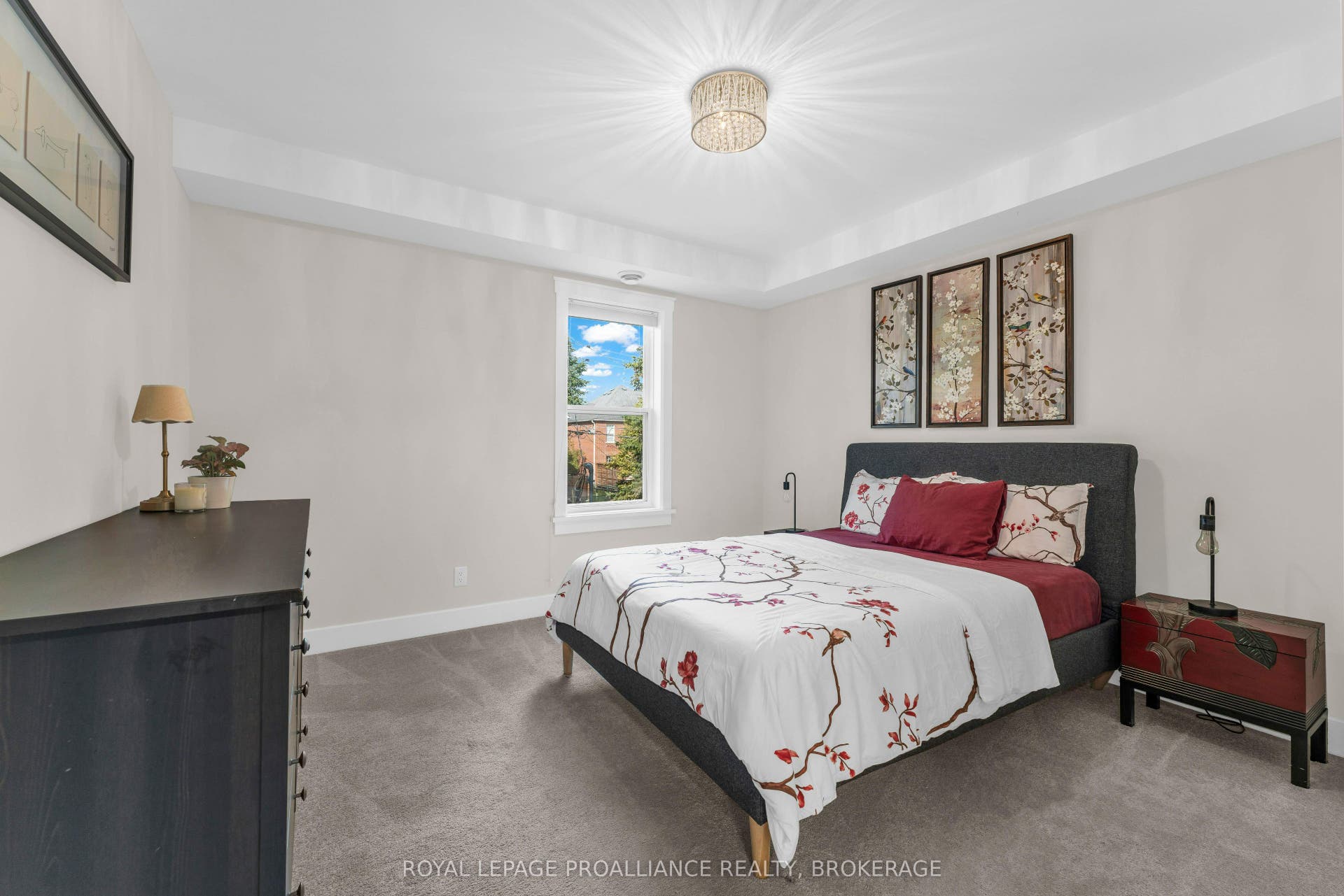 32 Kensington Avenue, Kingston, Frontenac ON K7L 4B5