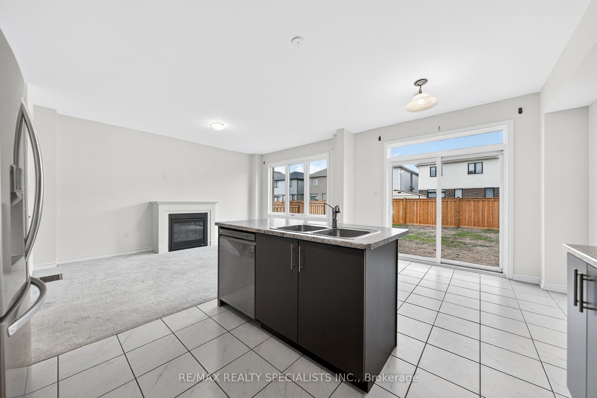 27 Harpin Way W, Centre Wellington, Wellington ON N1M 0H8 27 Harpin Way W, Centre Wellington, Wellington ON N1M 0H8